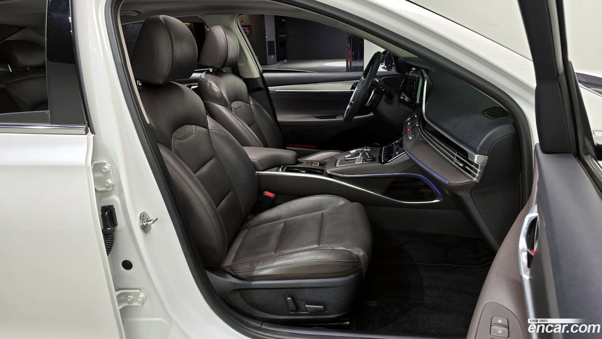 Main__Slider__Photo:Grandeur Hyundai 2020.8-11