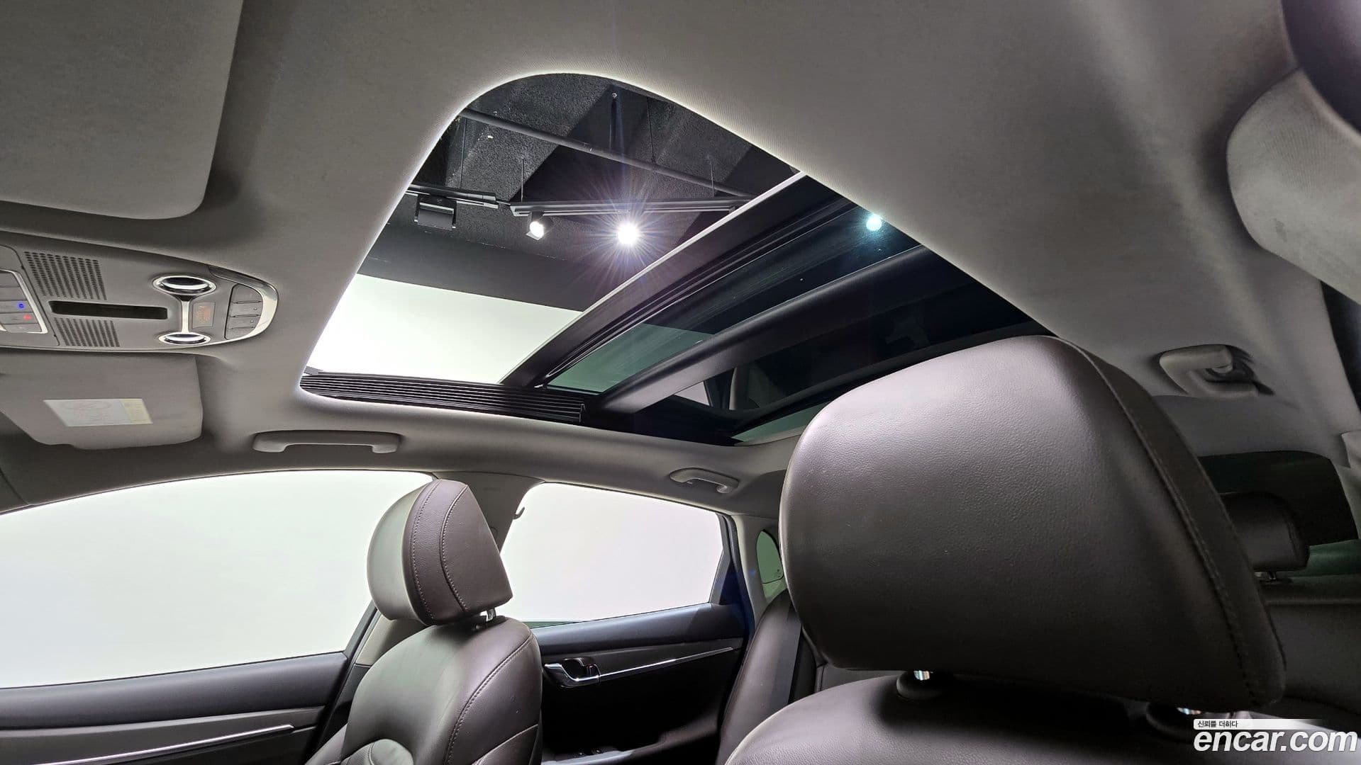 Main__Slider__Photo:Grandeur Hyundai 2020.8-18