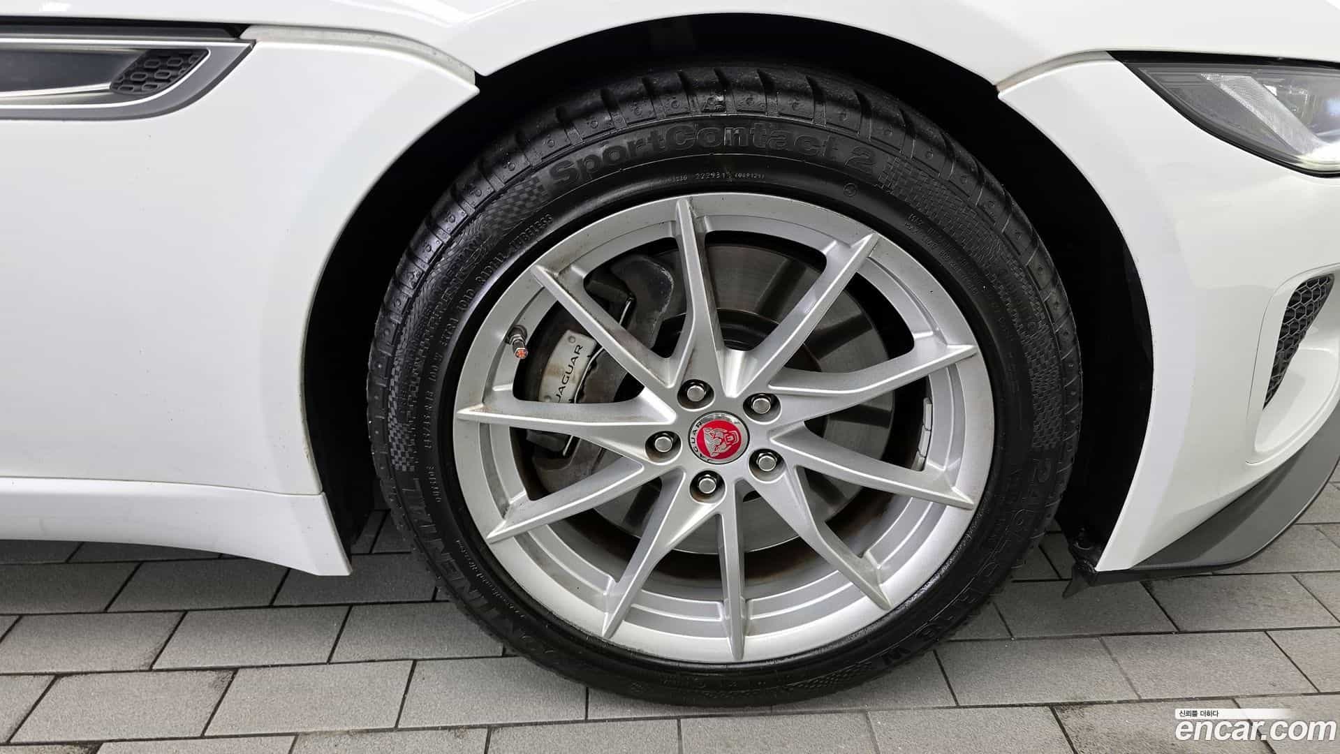 F-TYPE Jaguar 2021.5-OUTER-005