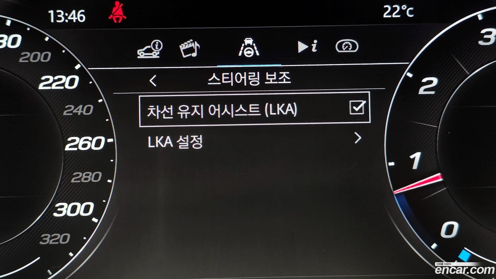 Main__Slider__Photo:F-TYPE Jaguar 2021.5-14