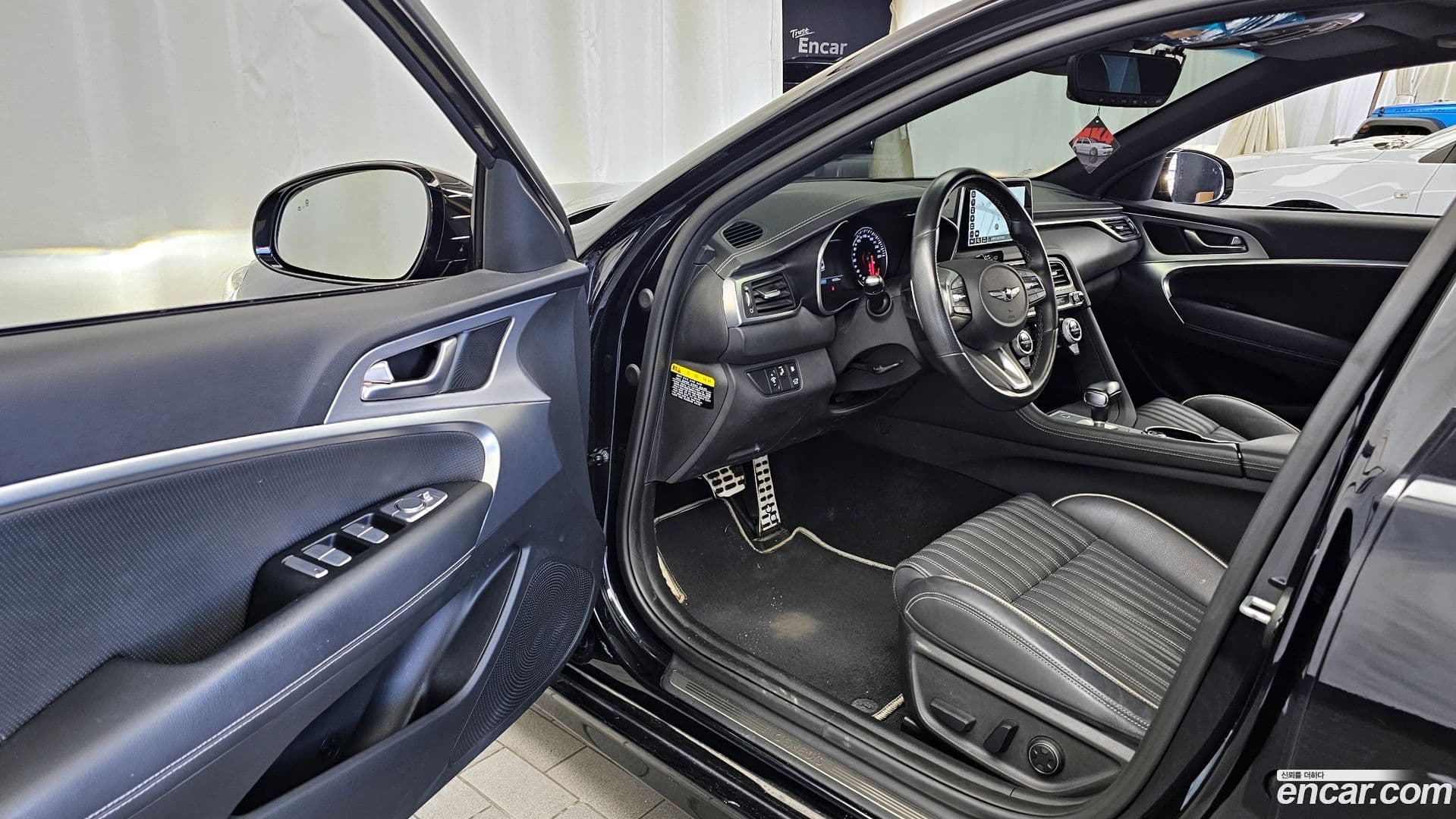 Main__Slider__Photo:G70 Genesis 2019.7-9