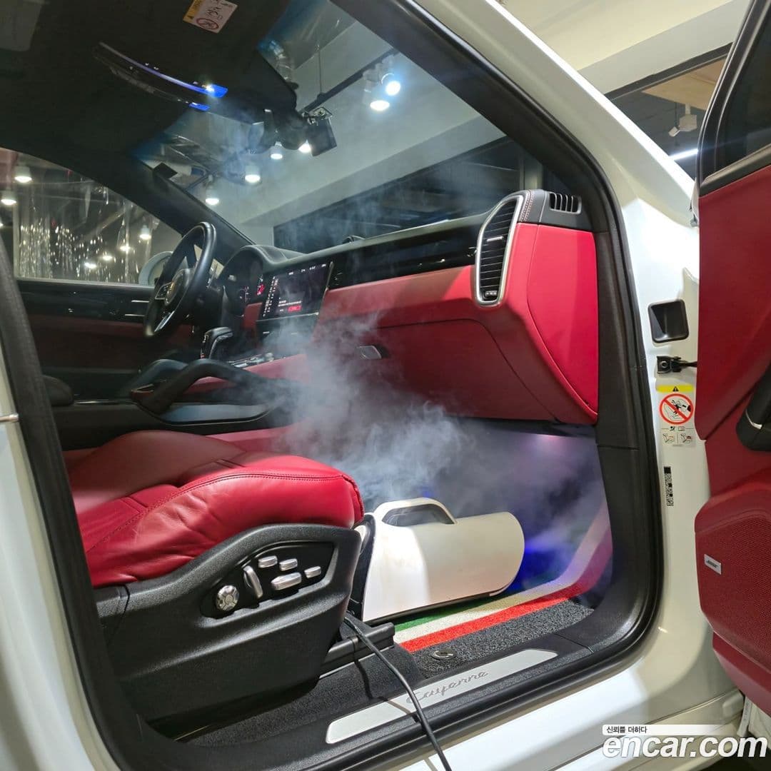 Main__Slider__Photo:Cayenne Porsche 2021.2-2