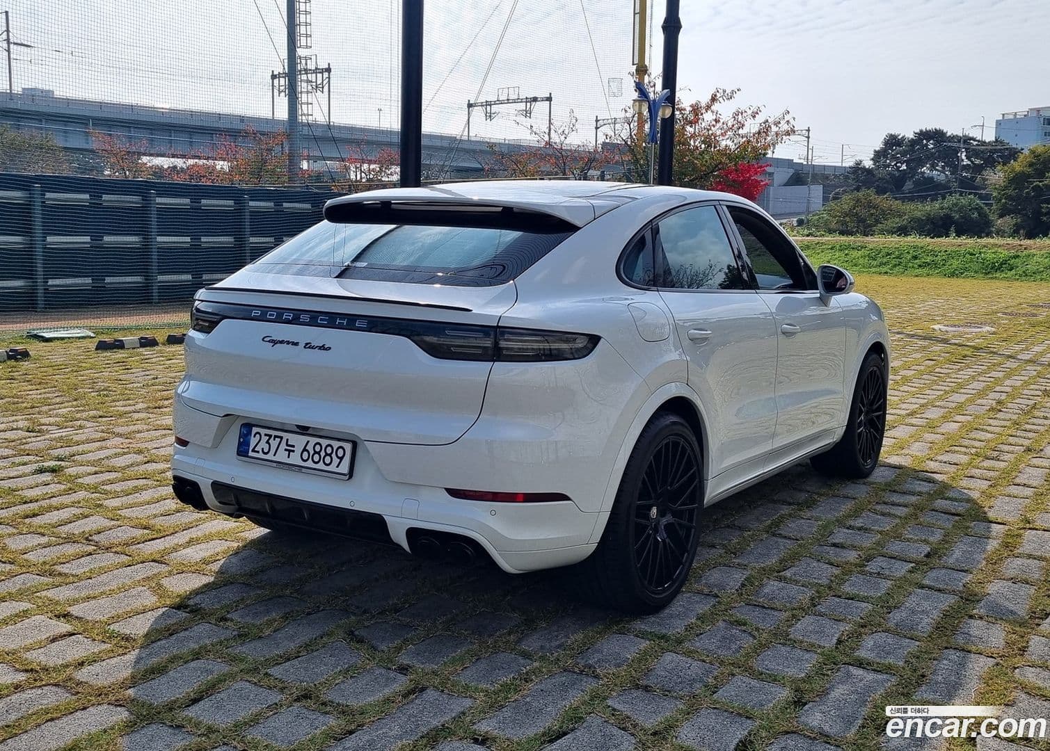 Main__Slider__Photo:Cayenne Porsche 2021.2-6