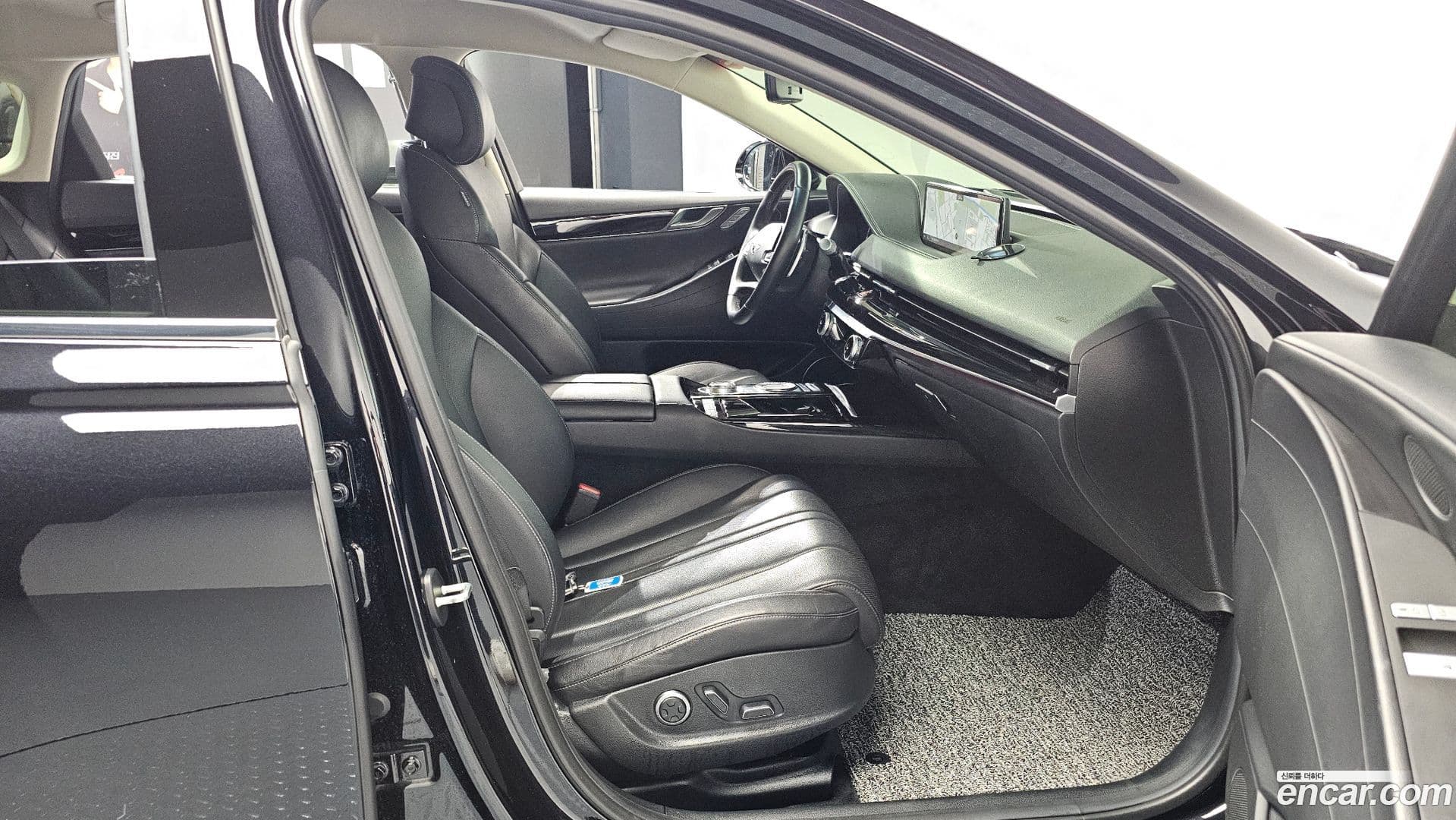 Main__Slider__Photo:G80 Genesis 2020.9-10