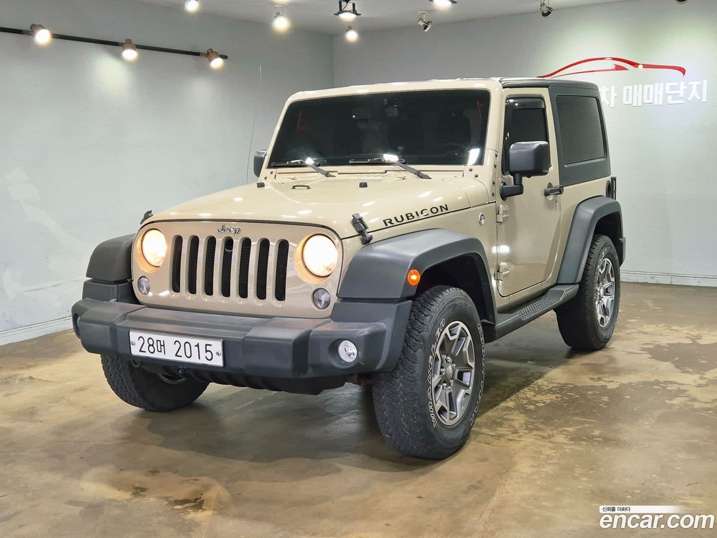 Main__Slider__Photo:Wrangler Jeep 2017.11-0