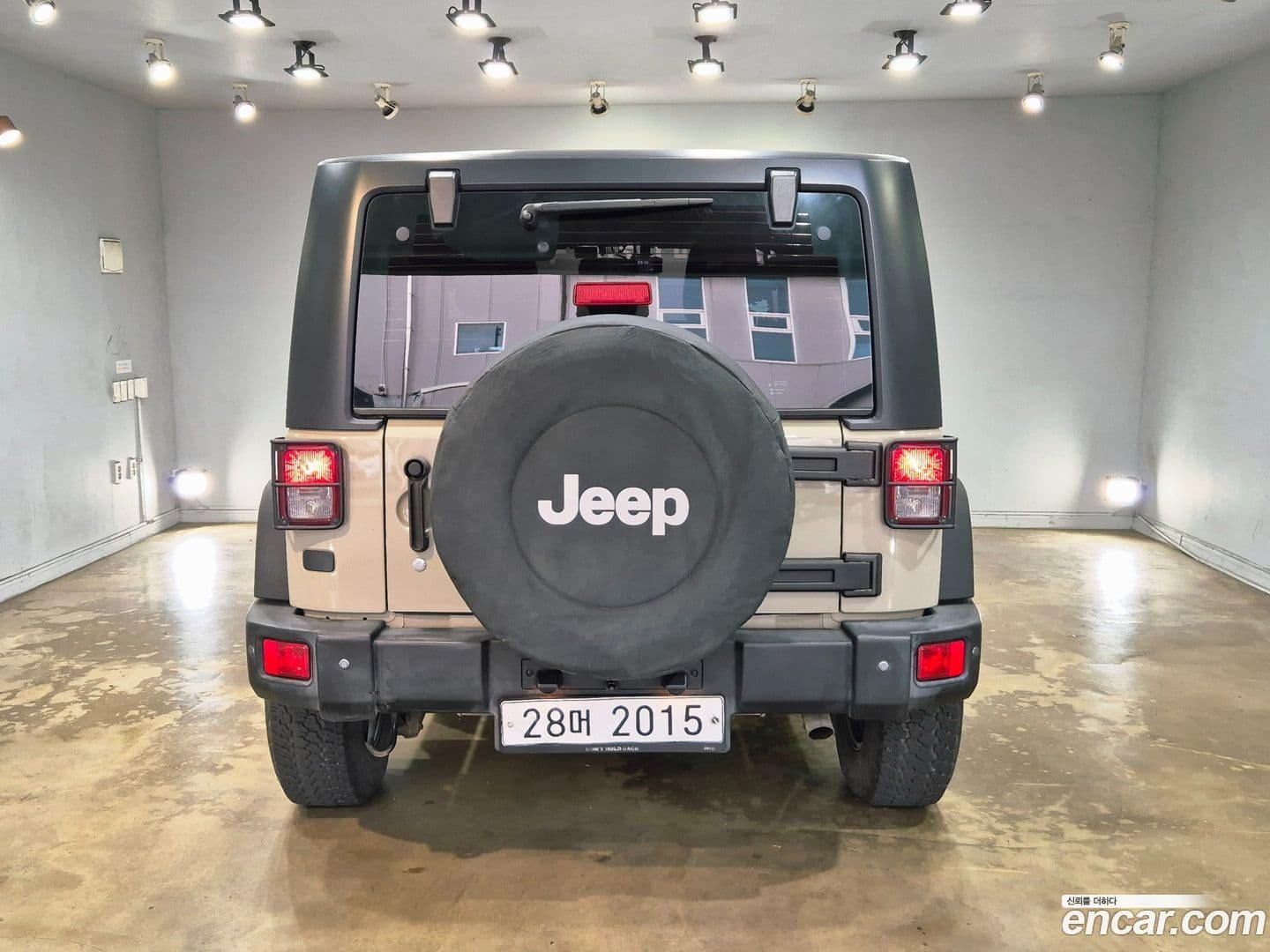 Main__Slider__Photo:Wrangler Jeep 2017.11-4