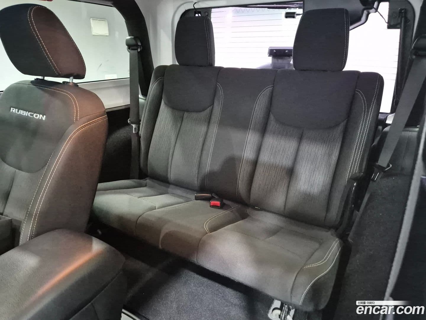 Main__Slider__Photo:Wrangler Jeep 2017.11-17