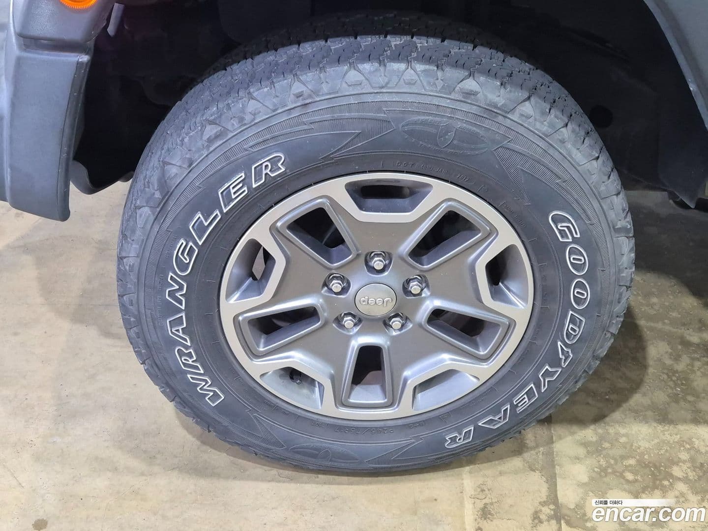 Main__Slider__Photo:Wrangler Jeep 2017.11-19