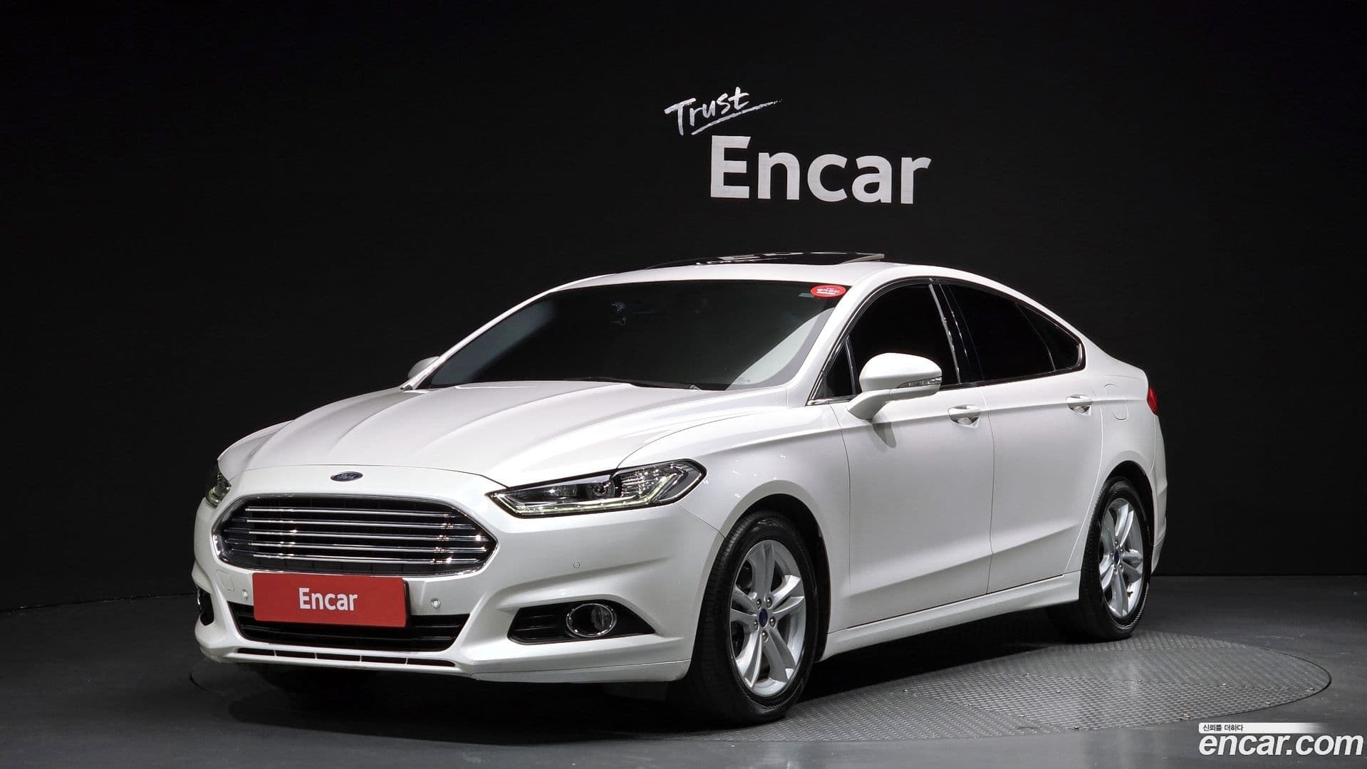 Main__Slider__Photo:Mondeo Ford 2015.5-0