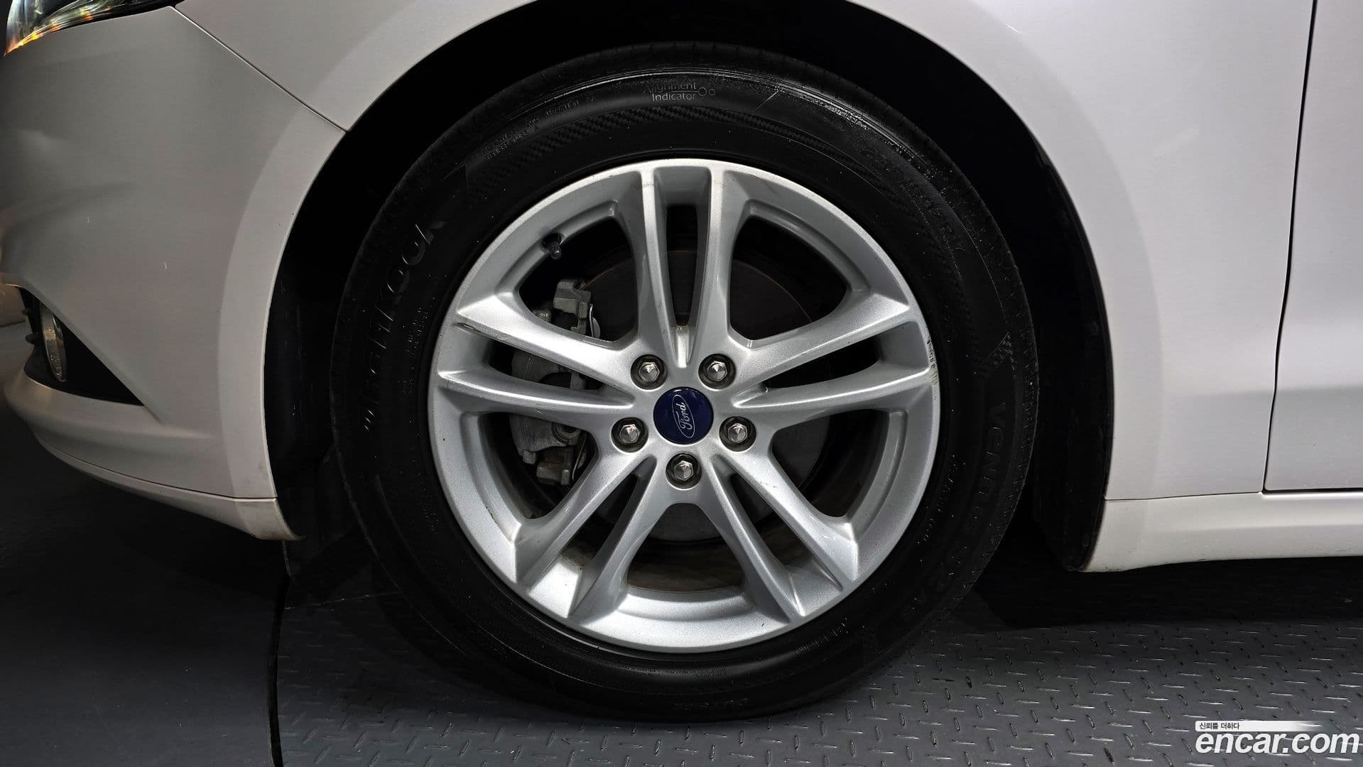 Main__Slider__Photo:Mondeo Ford 2015.5-4