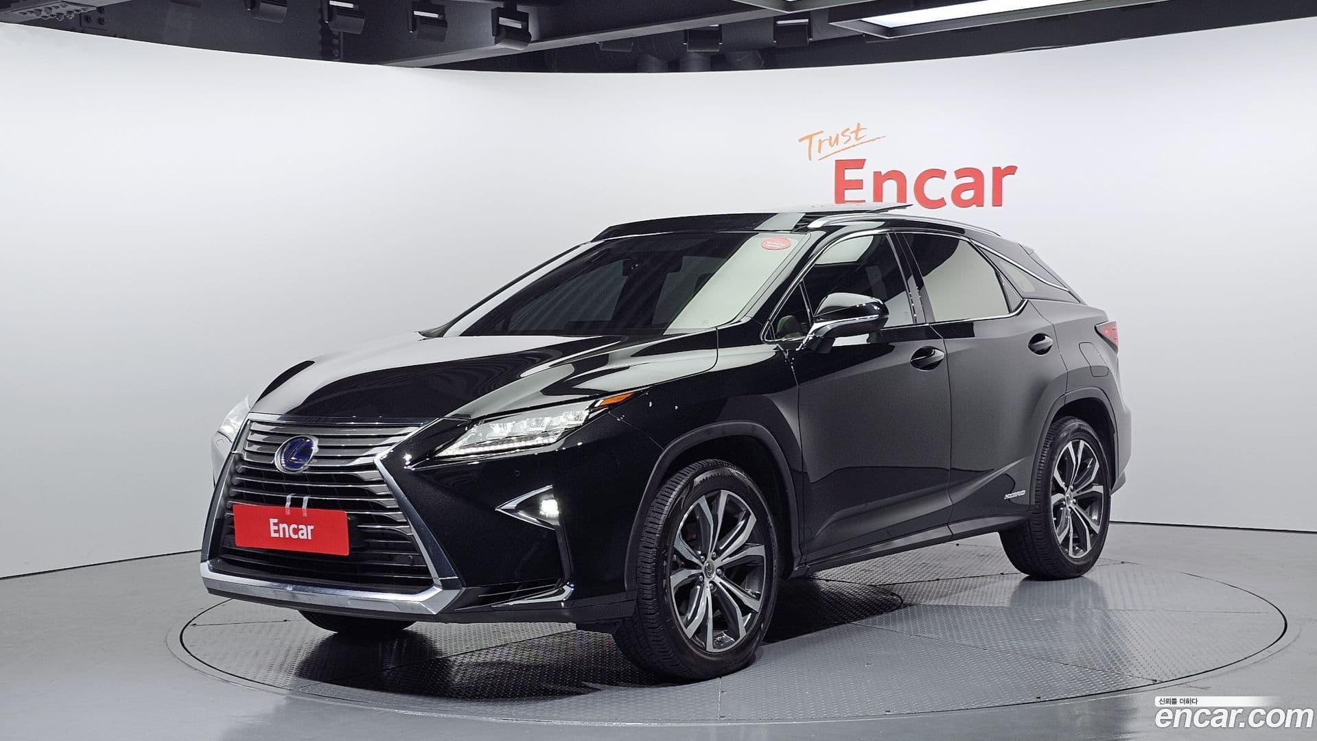 Main__Slider__Photo:RX Lexus 2017.11-0