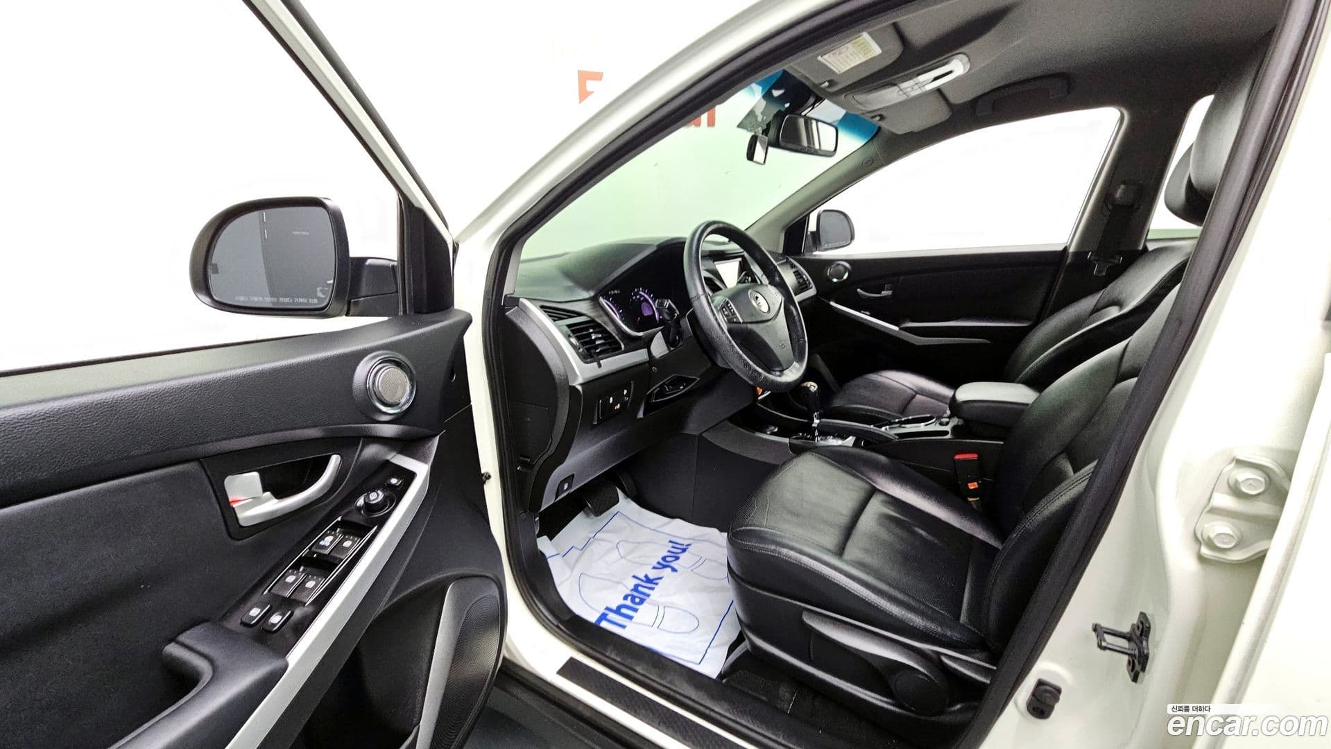 Main__Slider__Photo:KORANDO KG_Mobility_Ssangyong 2015.4-9