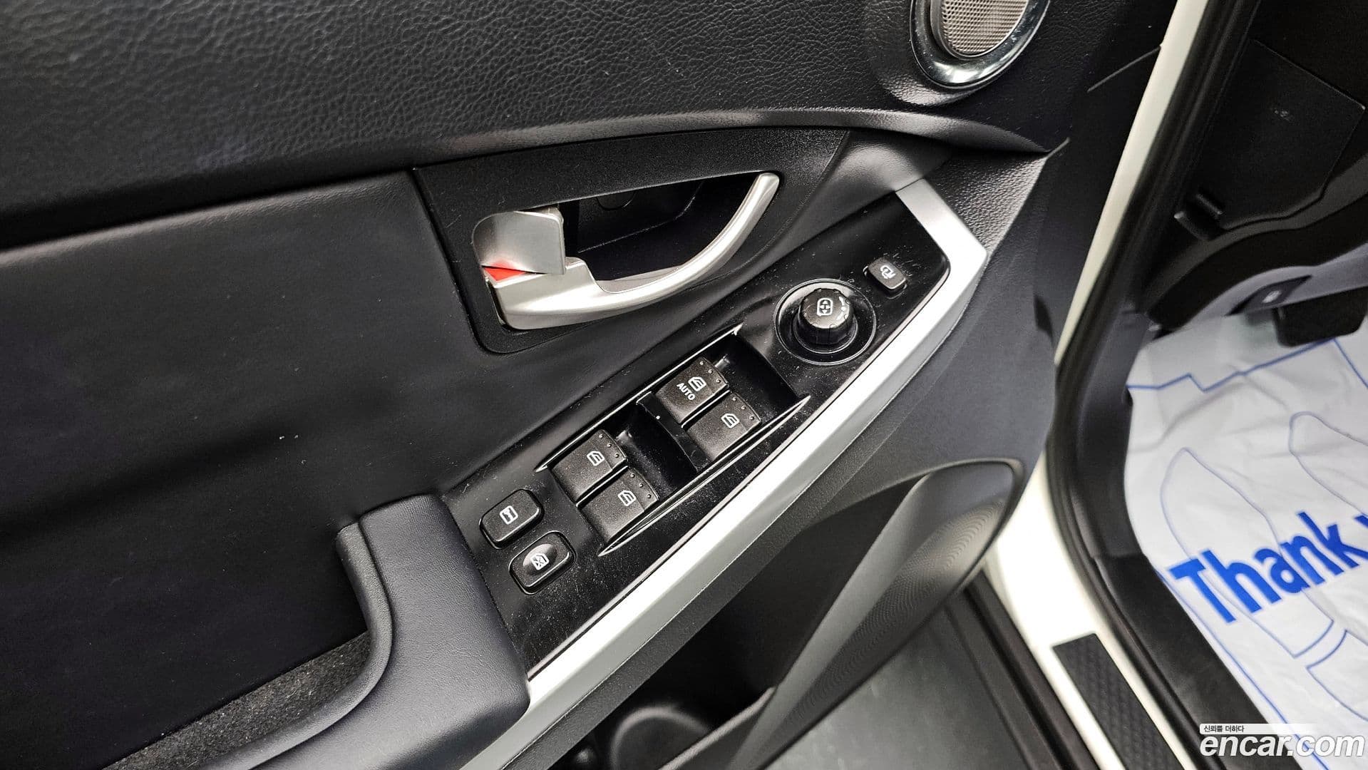 Main__Slider__Photo:KORANDO KG_Mobility_Ssangyong 2015.4-12