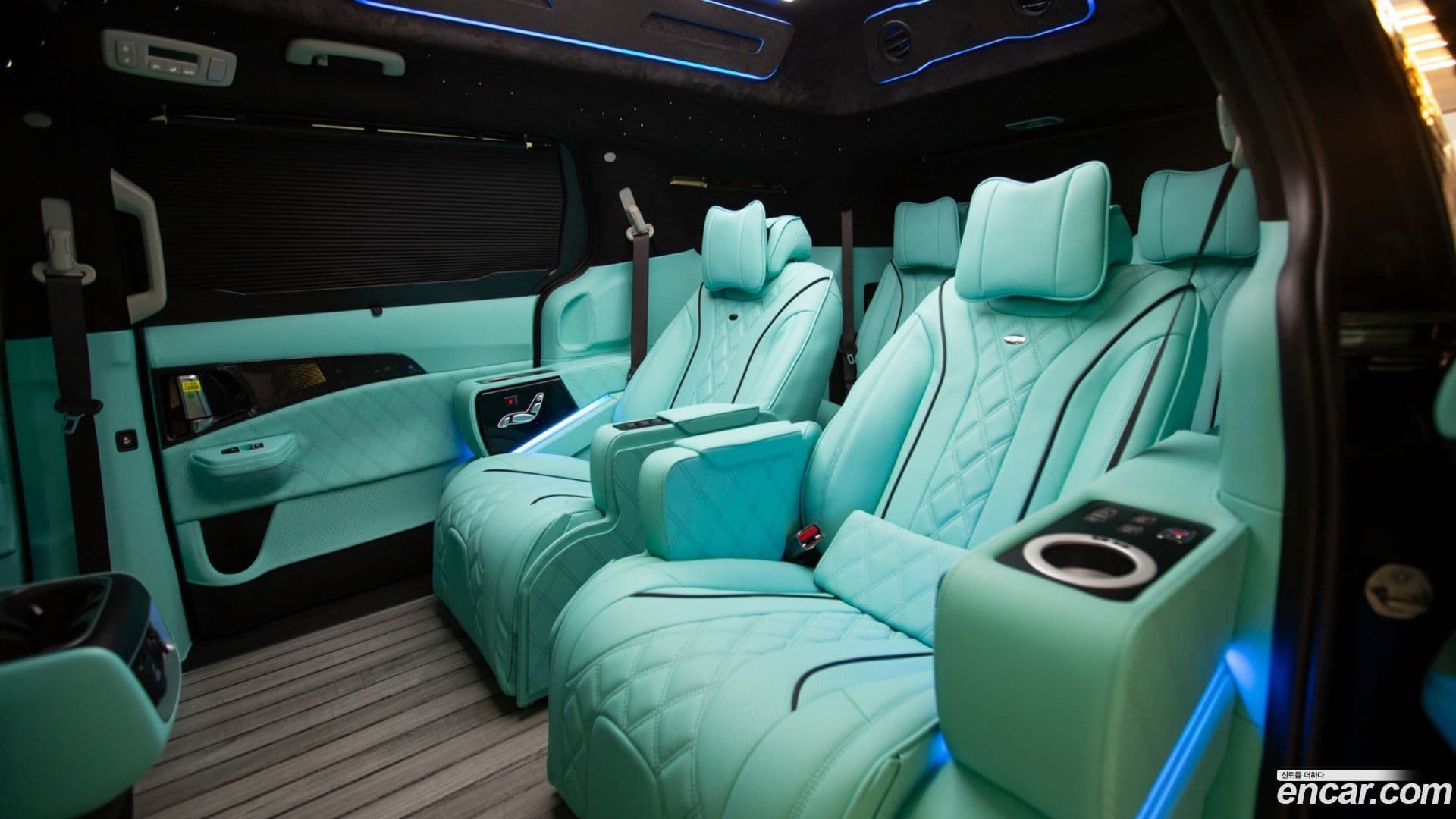 Main__Slider__Photo:Canival Kia 2025.8-10