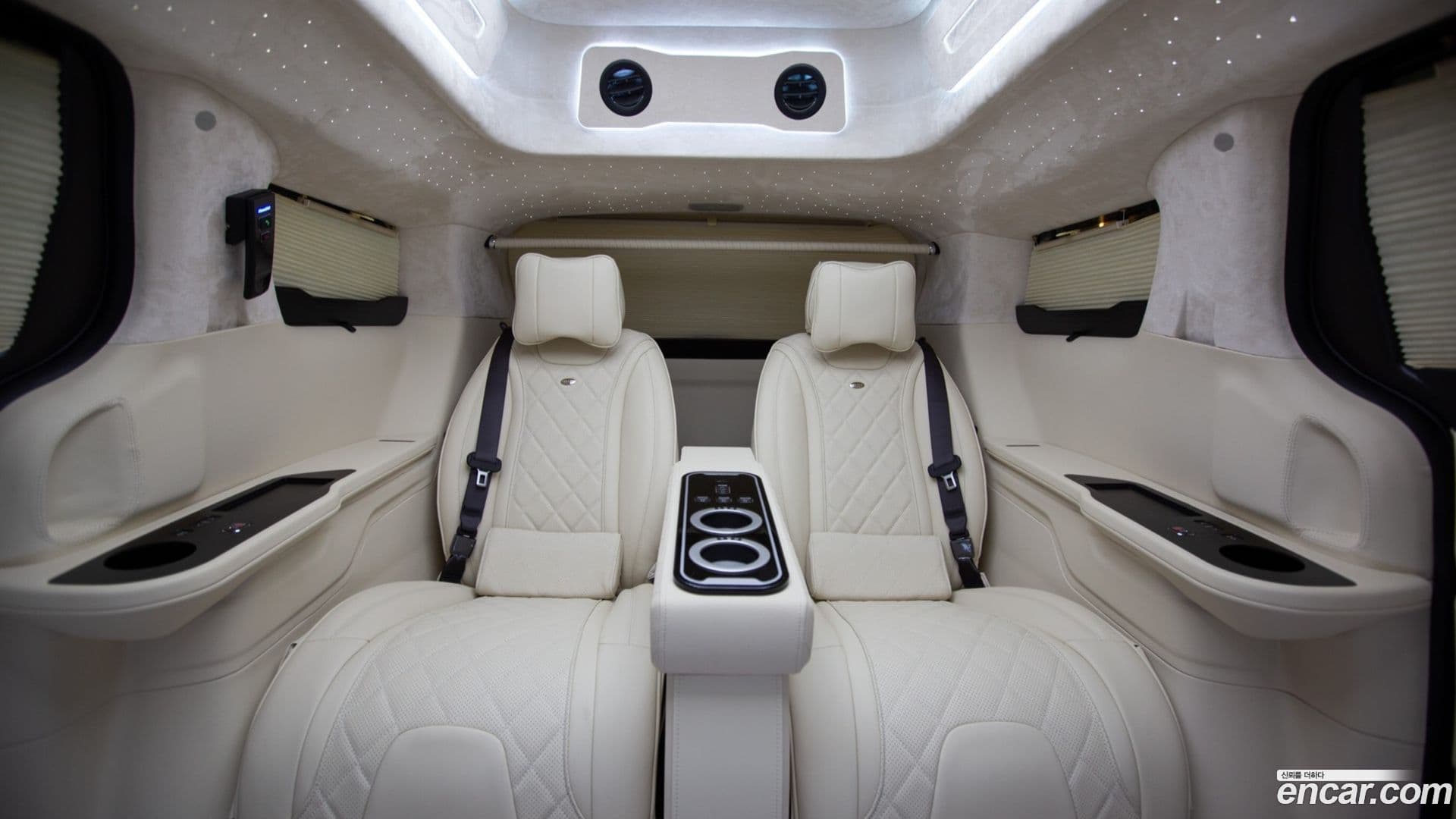 Main__Slider__Photo:Canival Kia 2025.8-7