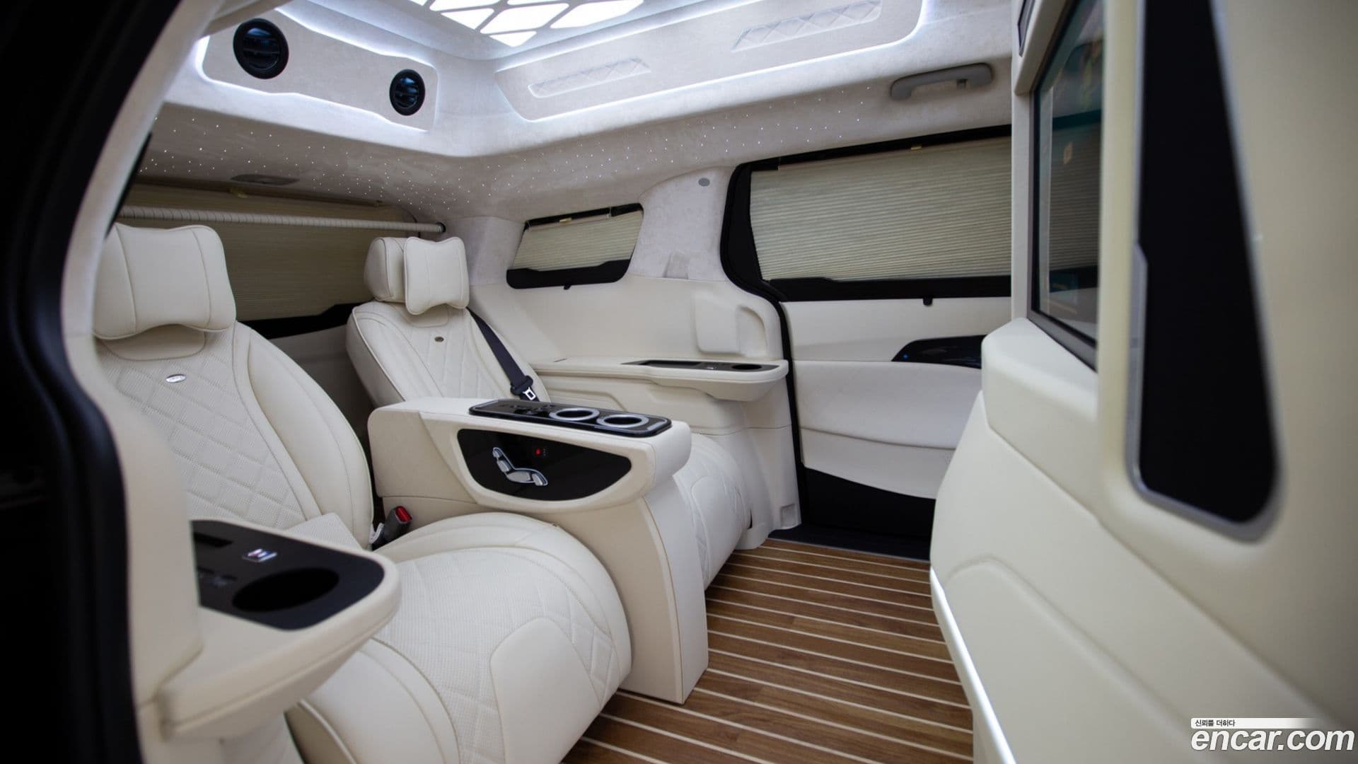 Main__Slider__Photo:Canival Kia 2025.8-9