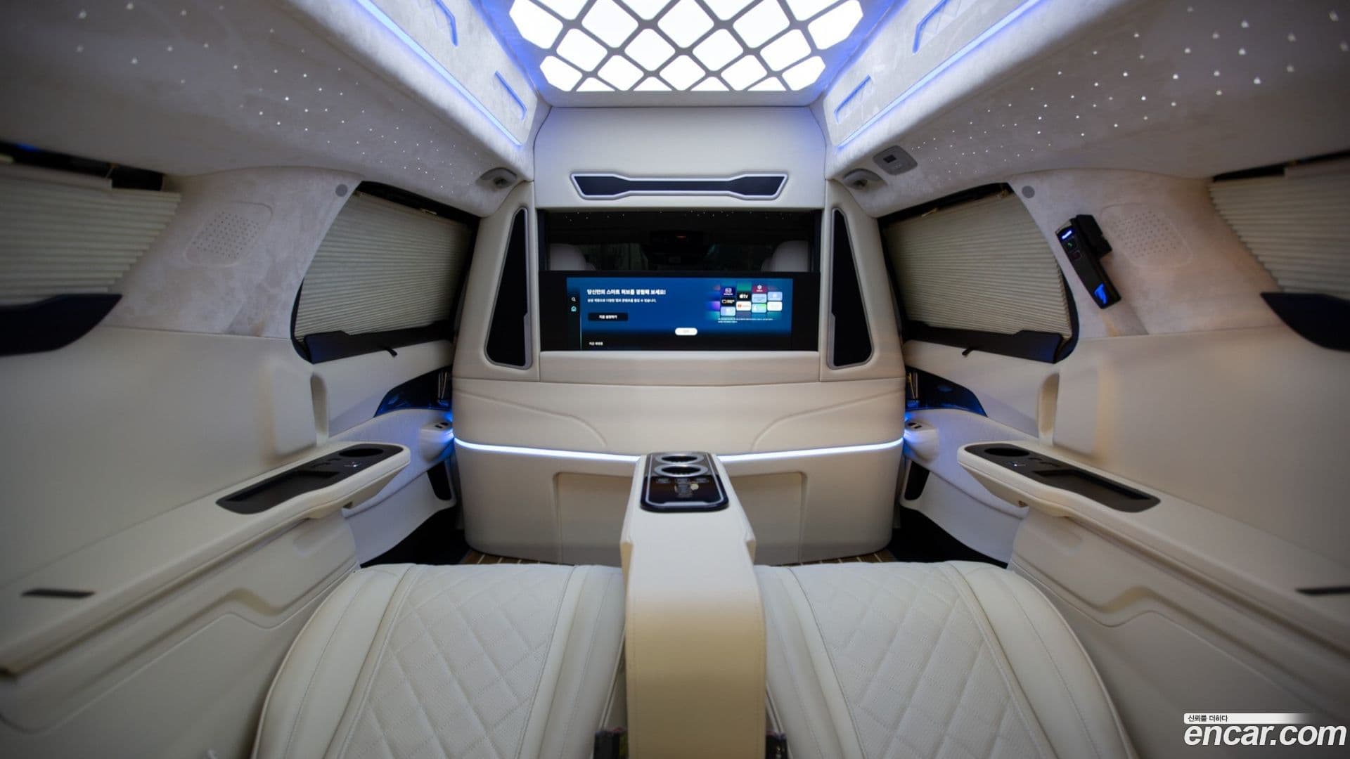 Main__Slider__Photo:Canival Kia 2025.8-16