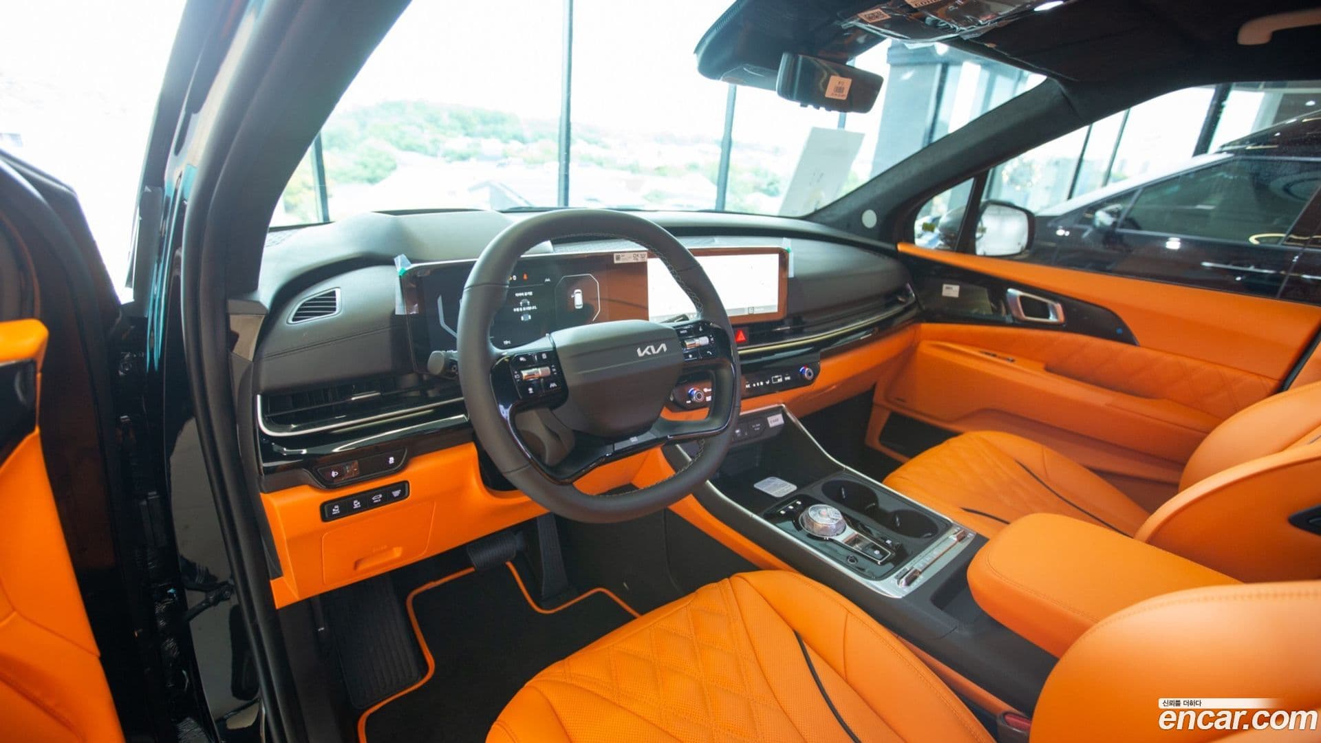 Main__Slider__Photo:Canival Kia 2025.8-2