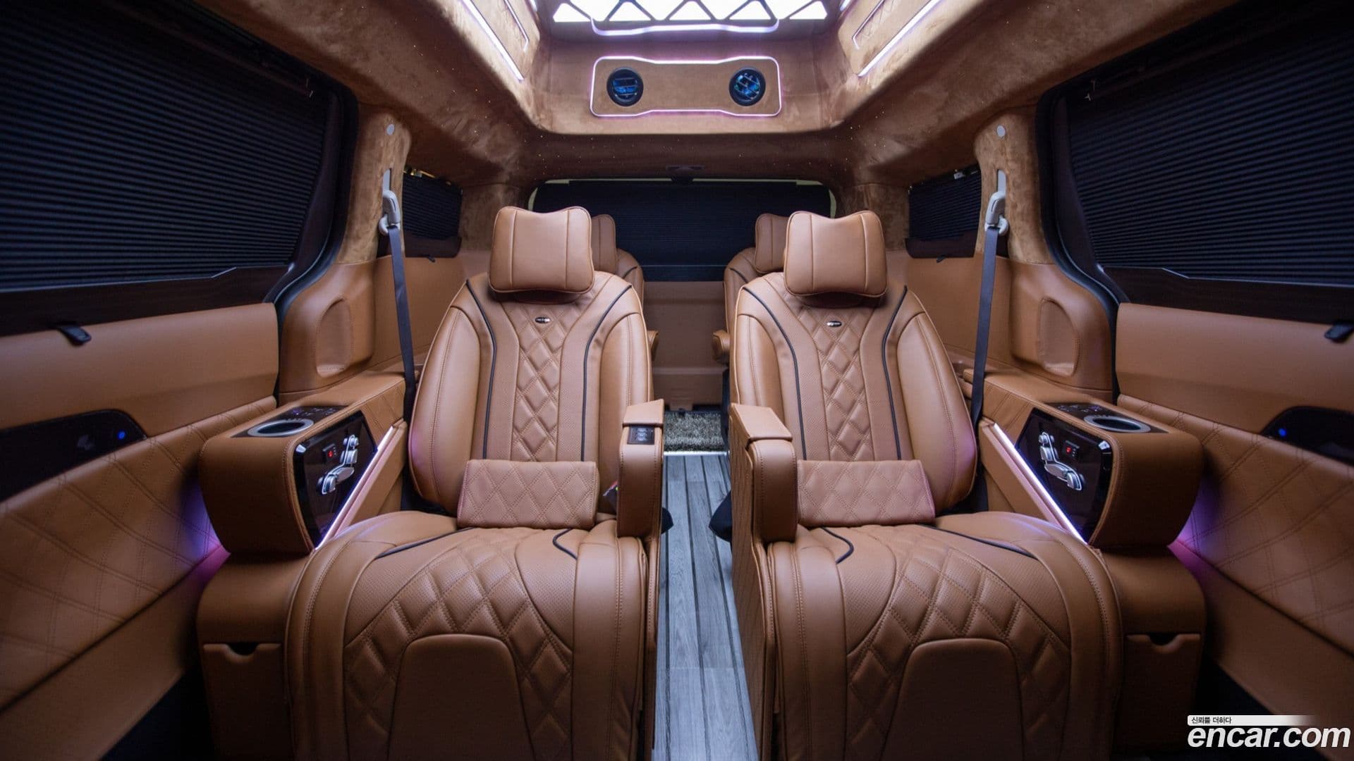 Main__Slider__Photo:Canival Kia 2025.8-6