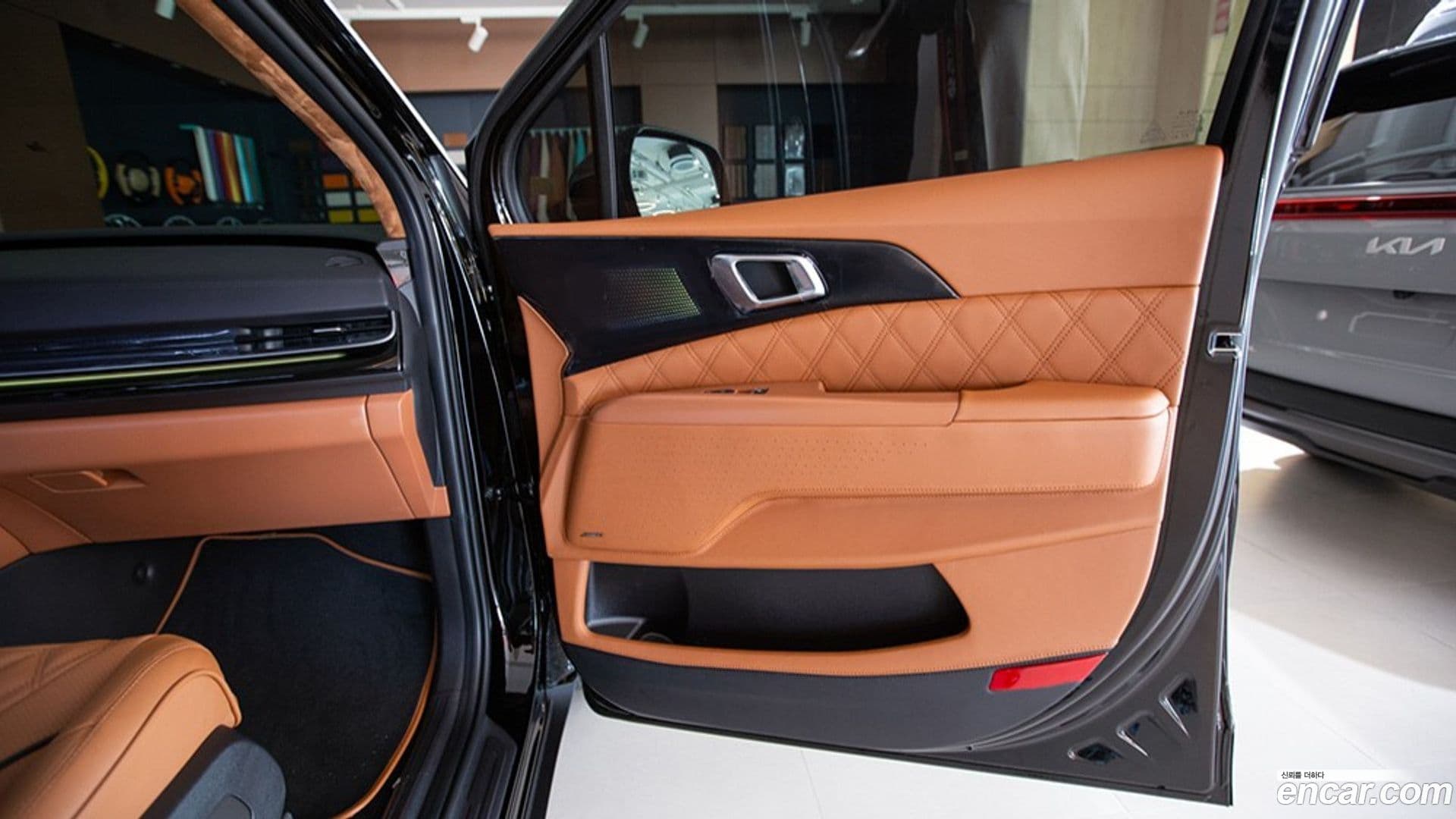 Main__Slider__Photo:Canival Kia 2025.8-9