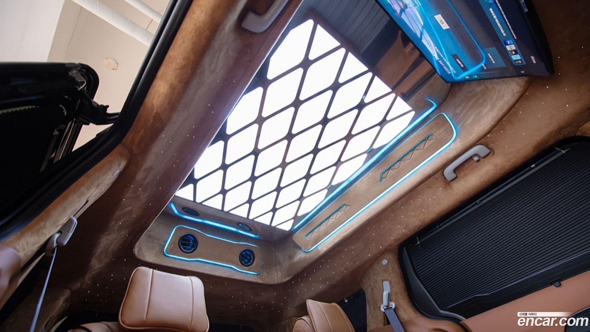 Main__Slider__Photo:Canival Kia 2025.8-15