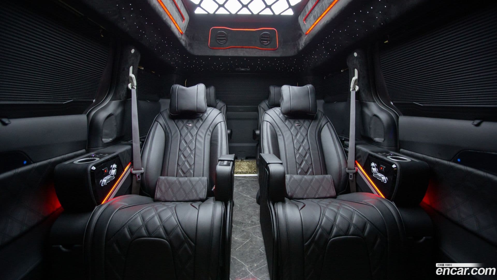 Main__Slider__Photo:Canival Kia 2025.2-6