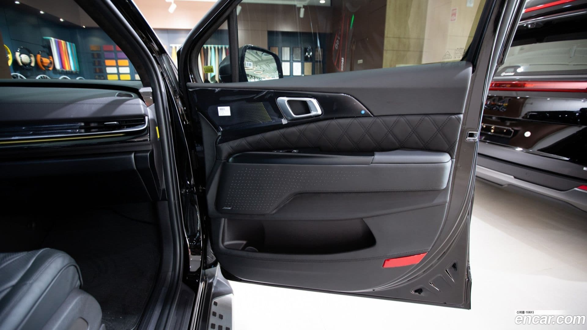 Main__Slider__Photo:Canival Kia 2025.2-8