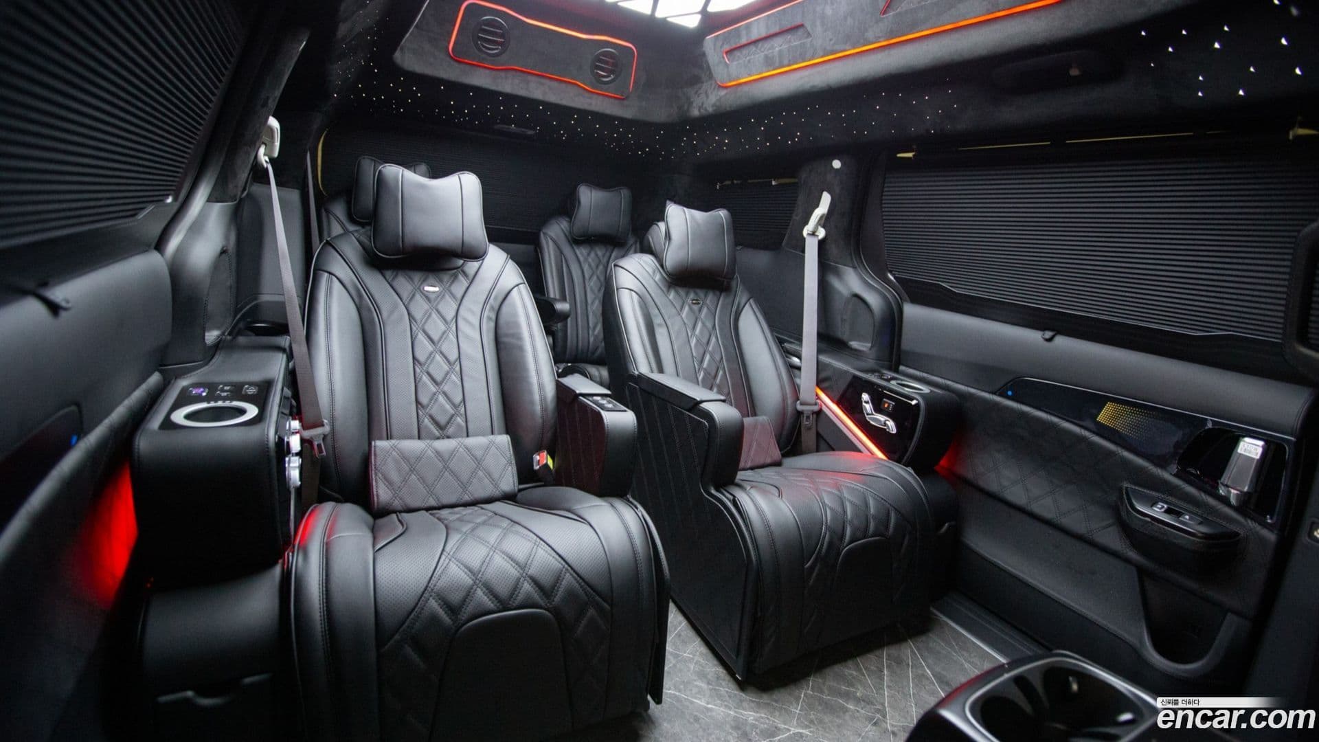 Main__Slider__Photo:Canival Kia 2025.2-9