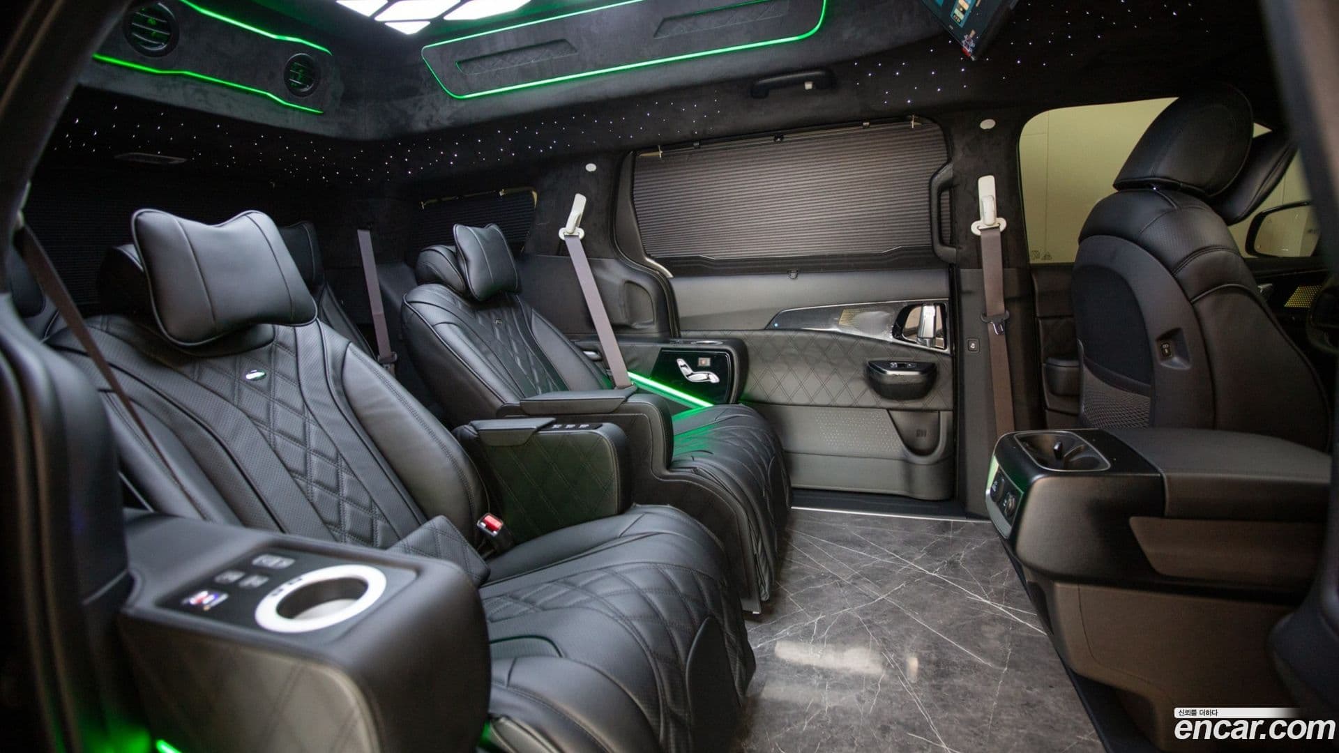 Main__Slider__Photo:Canival Kia 2025.2-11