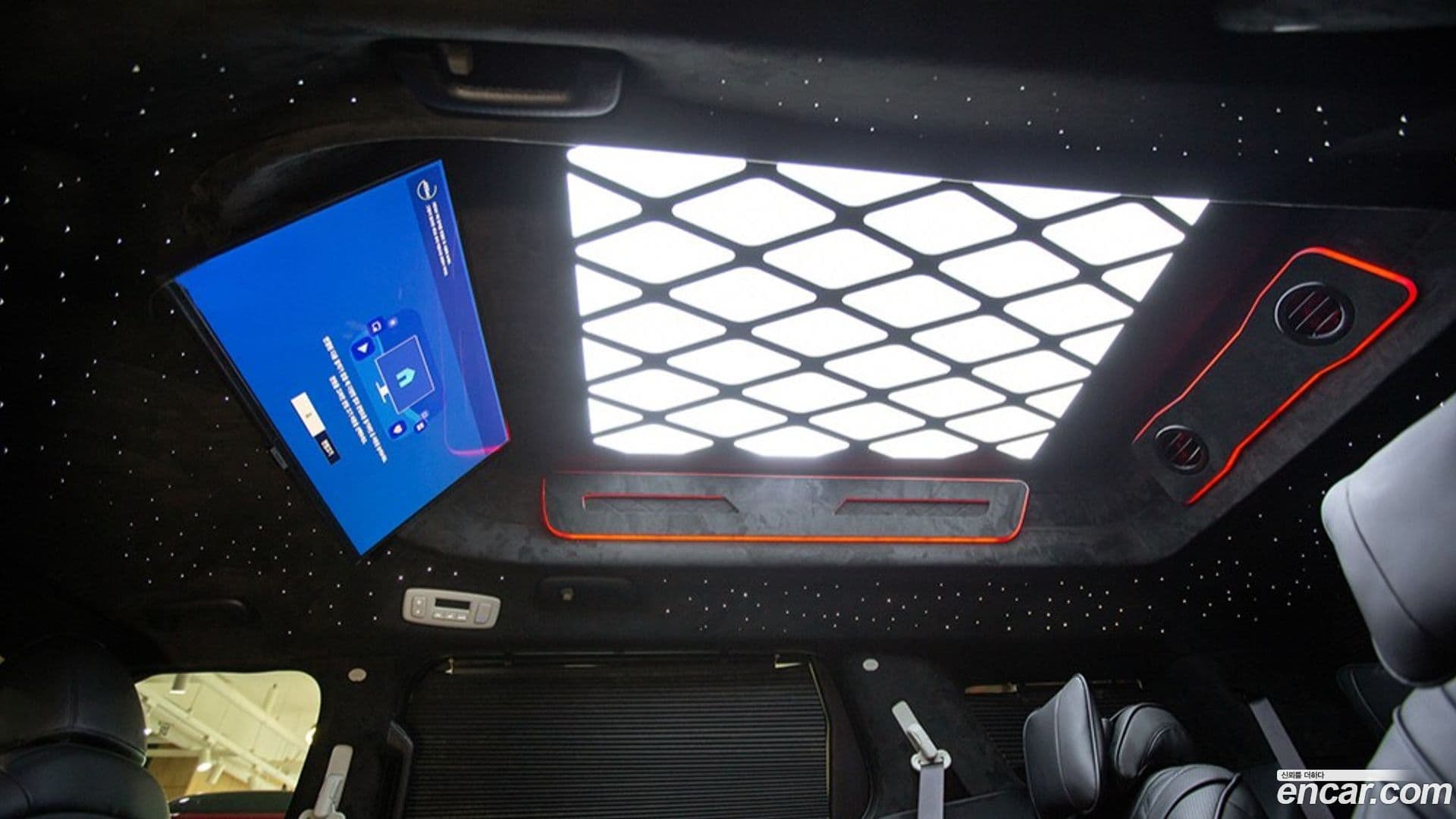 Main__Slider__Photo:Canival Kia 2025.2-14