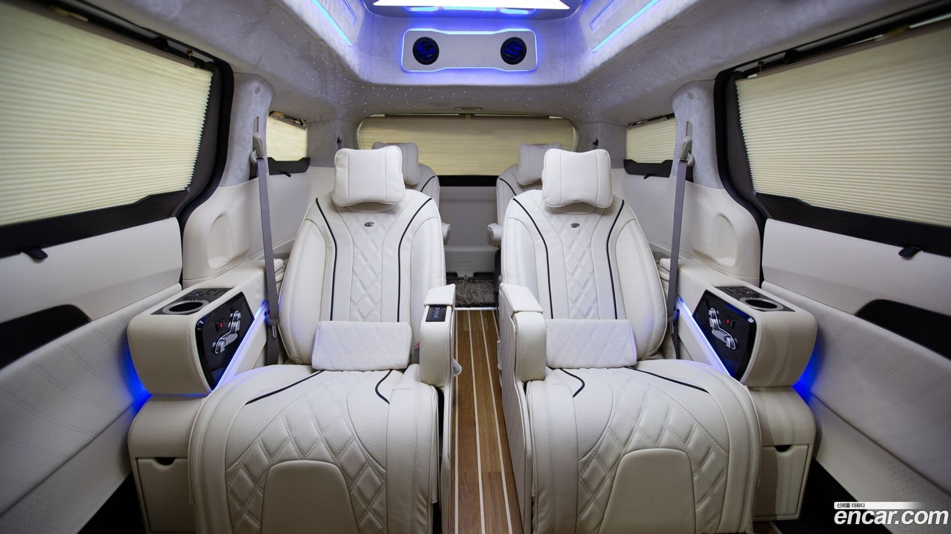 Main__Slider__Photo:Canival Kia 2025.3-6