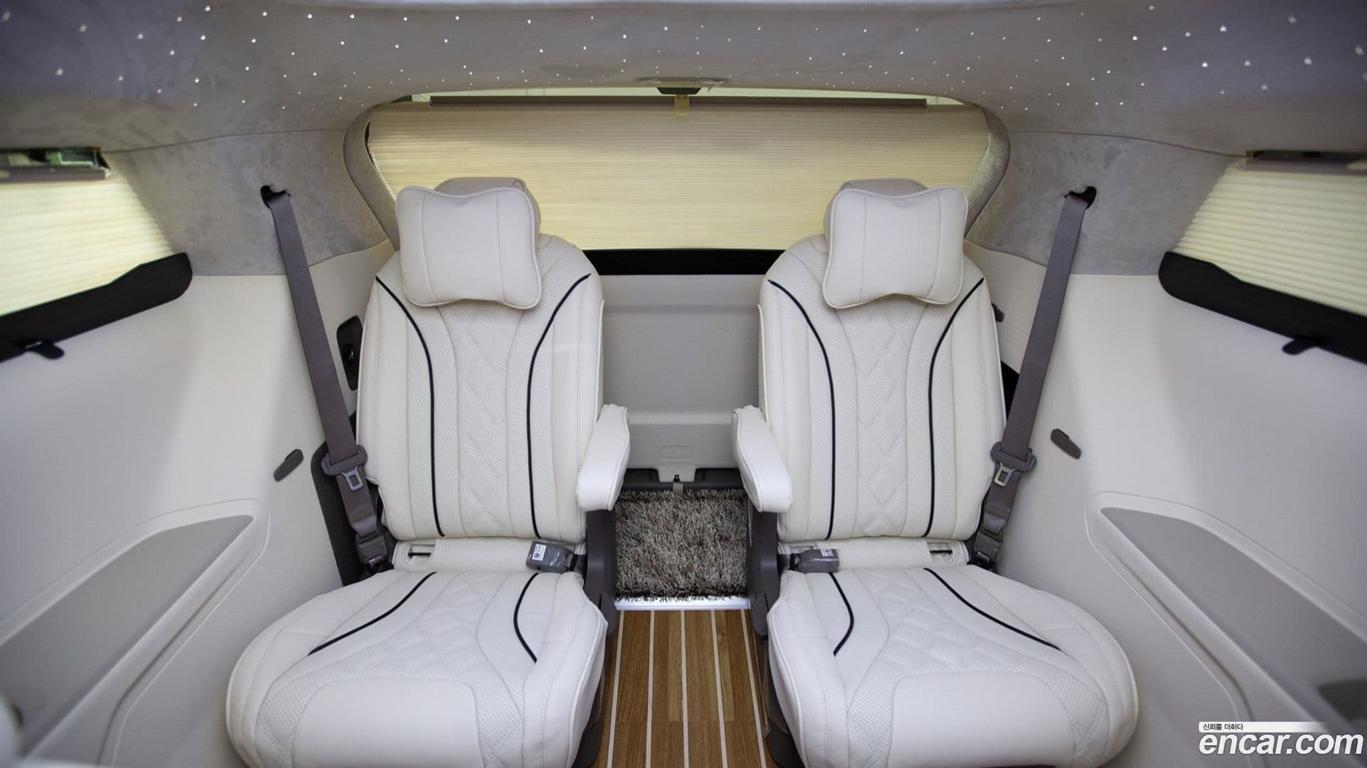 Main__Slider__Photo:Canival Kia 2025.3-14