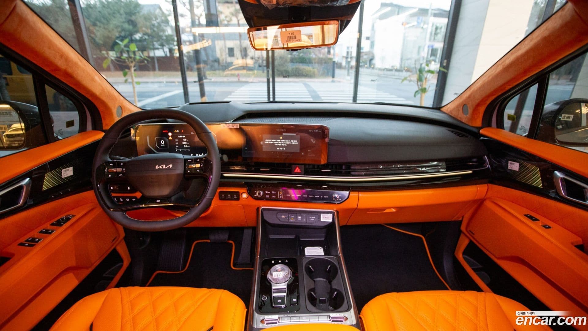 Main__Slider__Photo:Canival Kia 2025.3-3