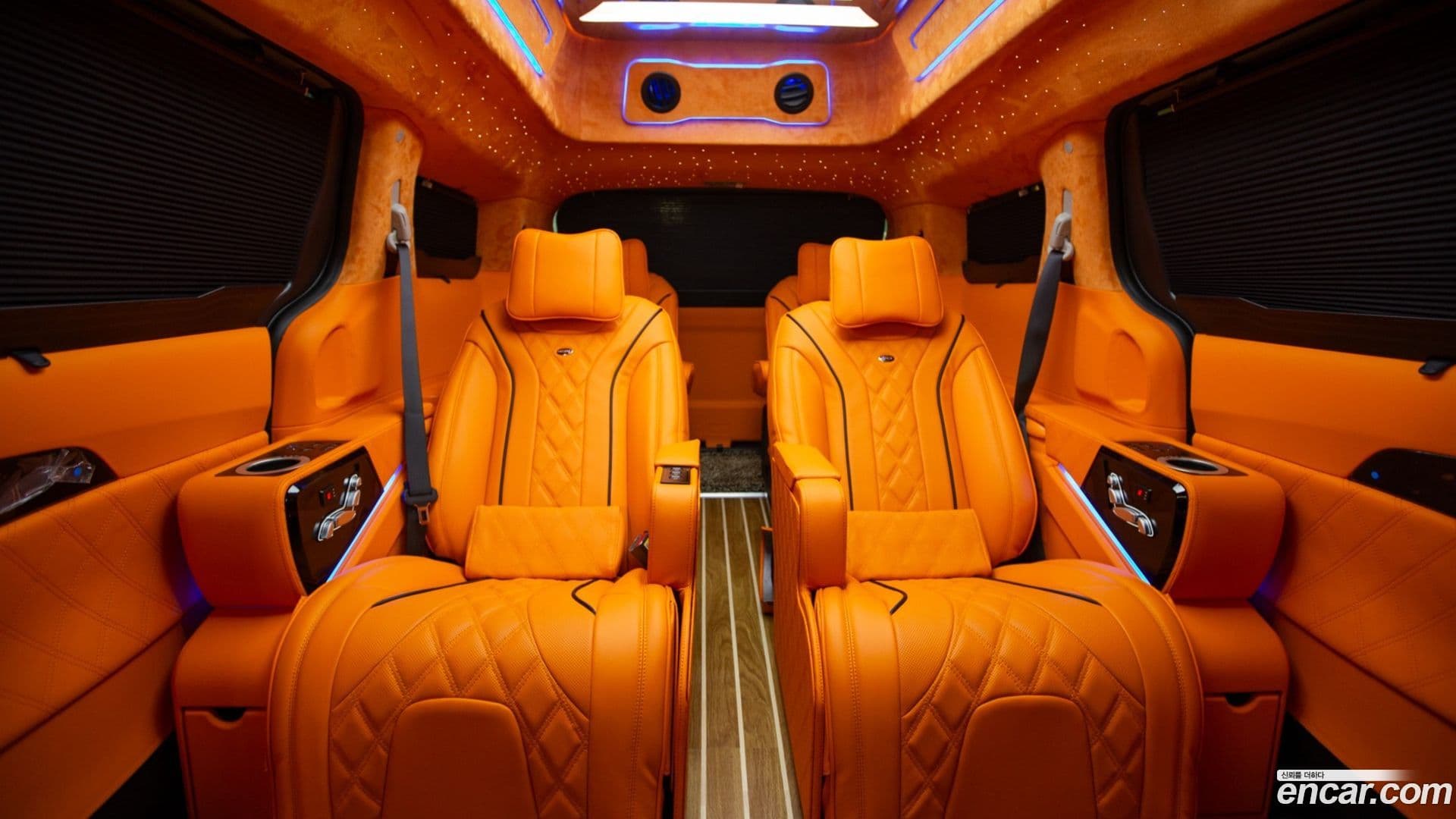 Main__Slider__Photo:Canival Kia 2025.3-6