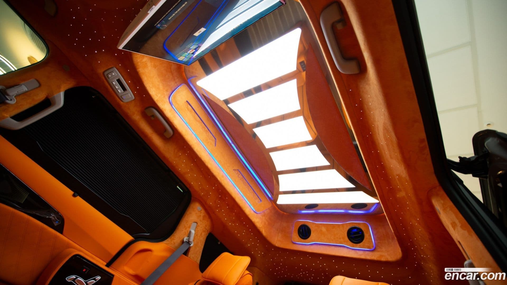 Main__Slider__Photo:Canival Kia 2025.3-14