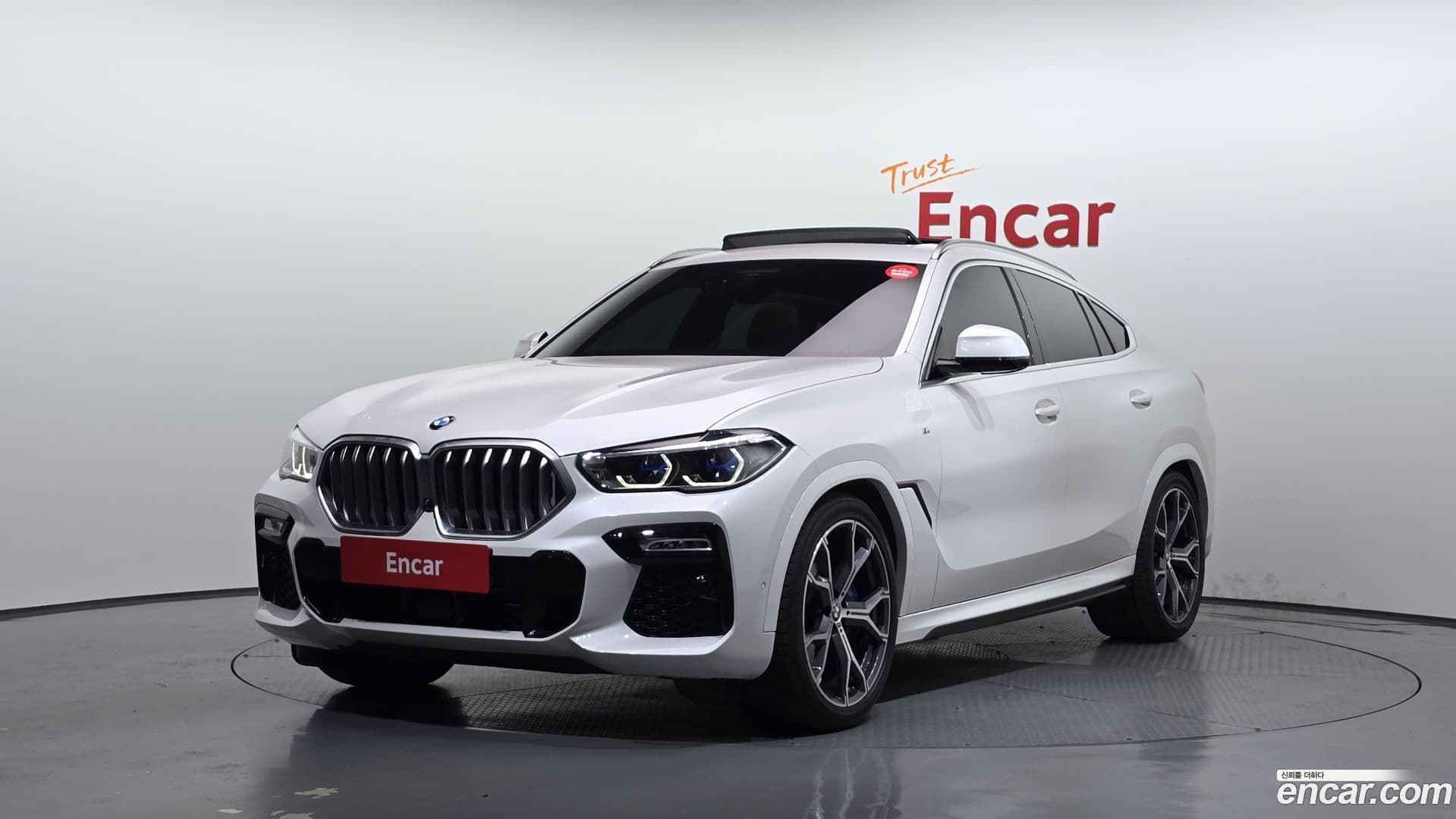 Main__Slider__Photo:X6 BMW 2021.4-0