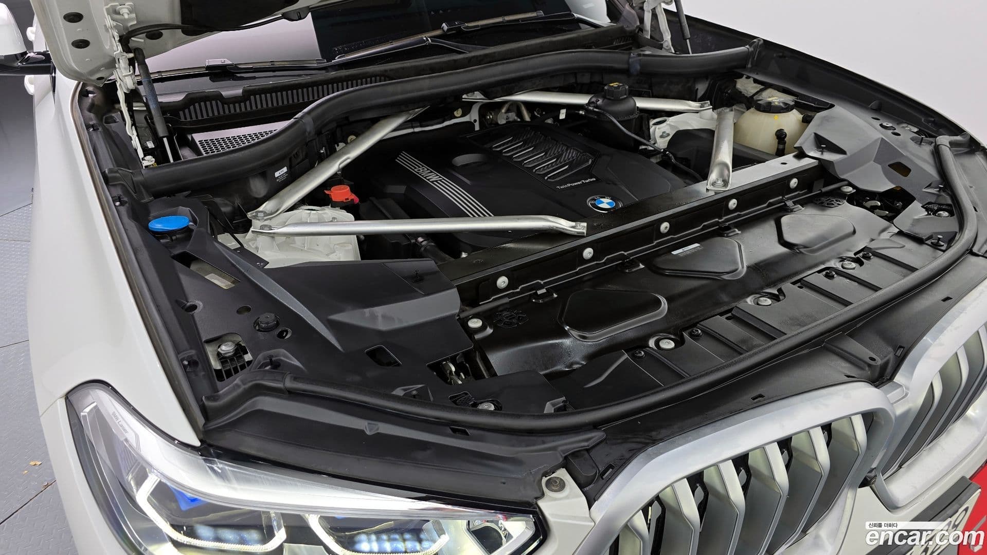 Main__Slider__Photo:X6 BMW 2021.4-5