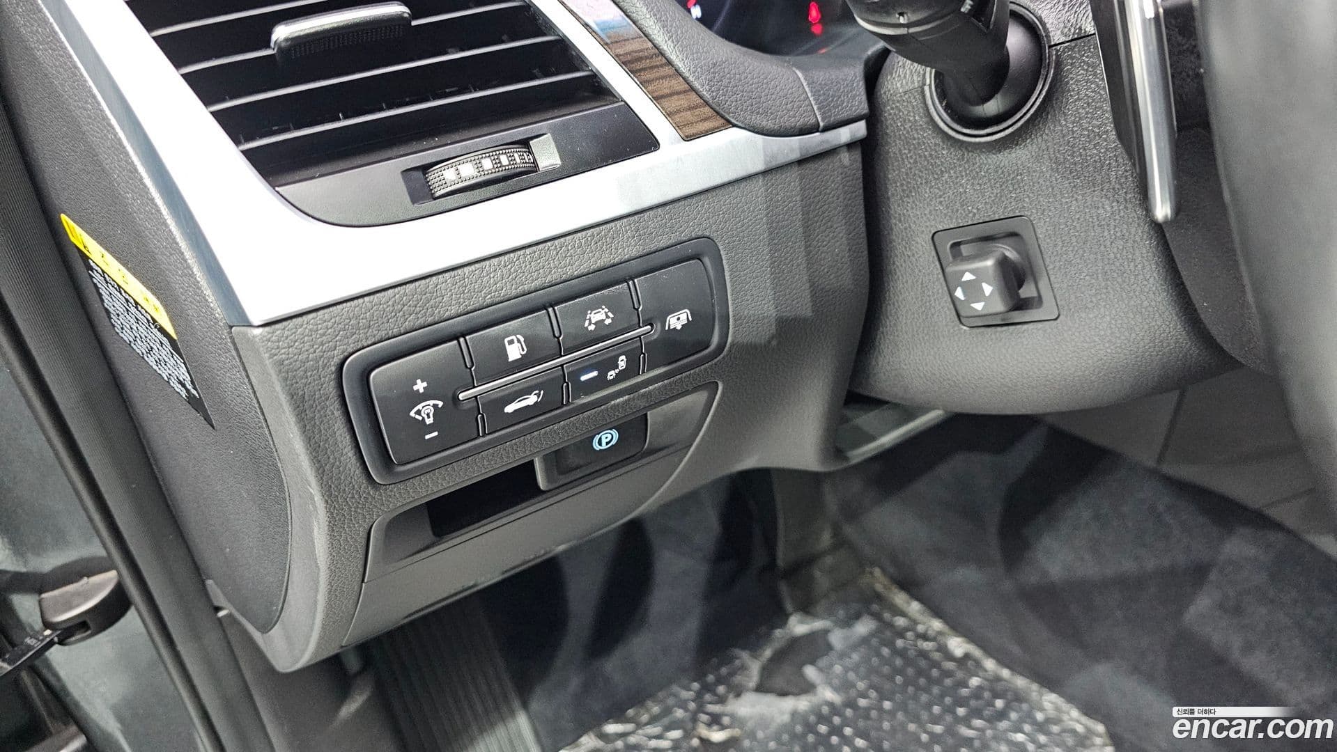 Main__Slider__Photo:G80 Genesis 2017.10-11