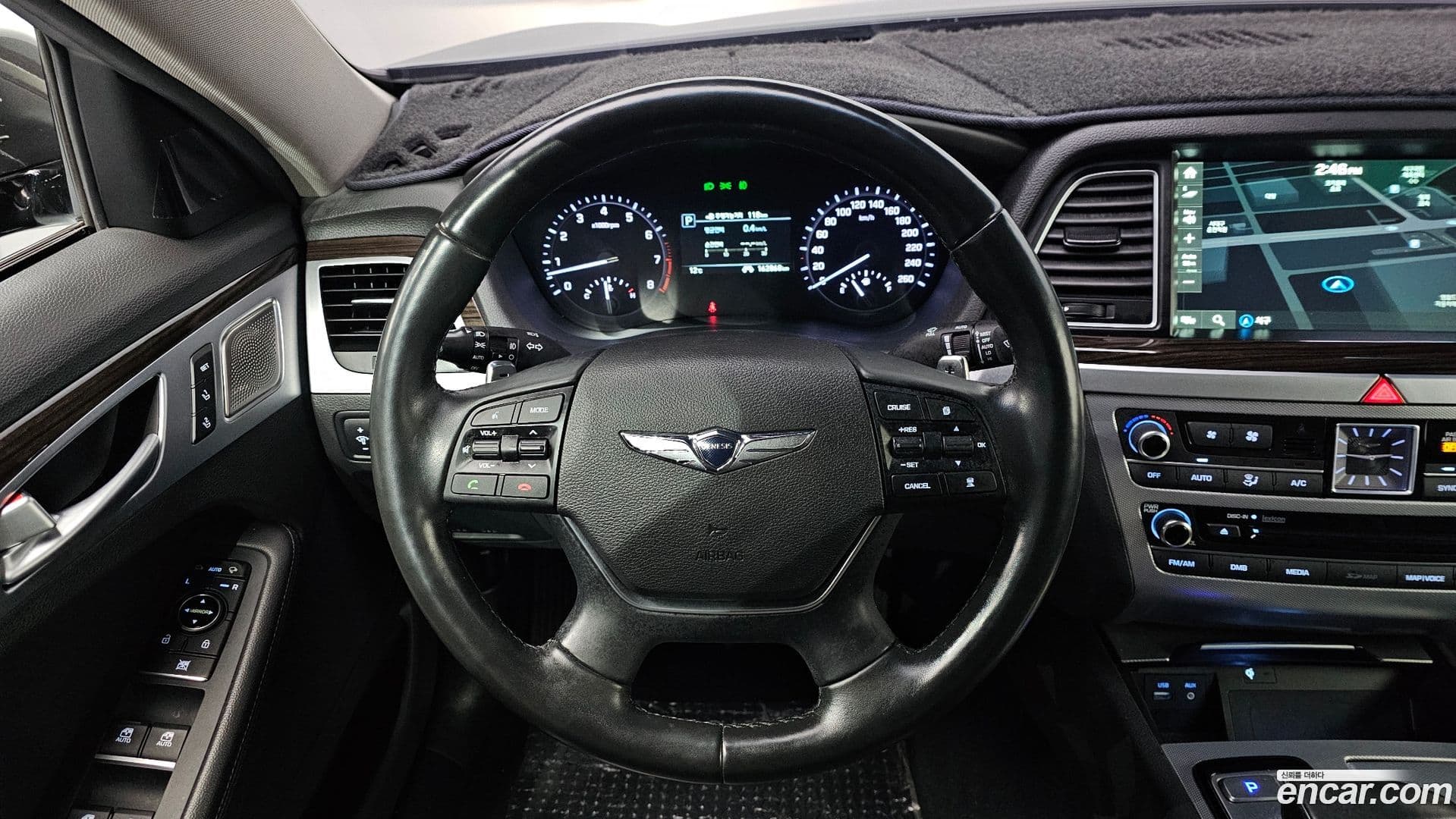 Main__Slider__Photo:G80 Genesis 2017.10-13