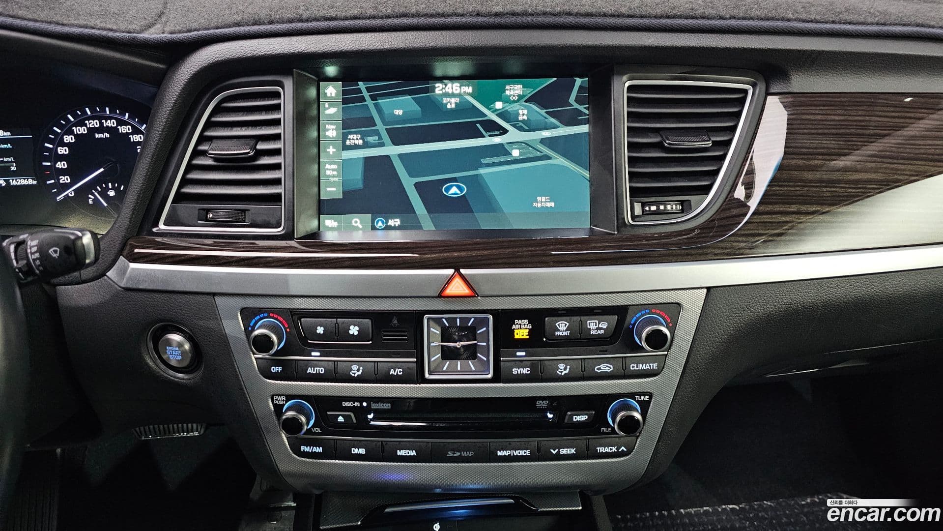 Main__Slider__Photo:G80 Genesis 2017.10-18