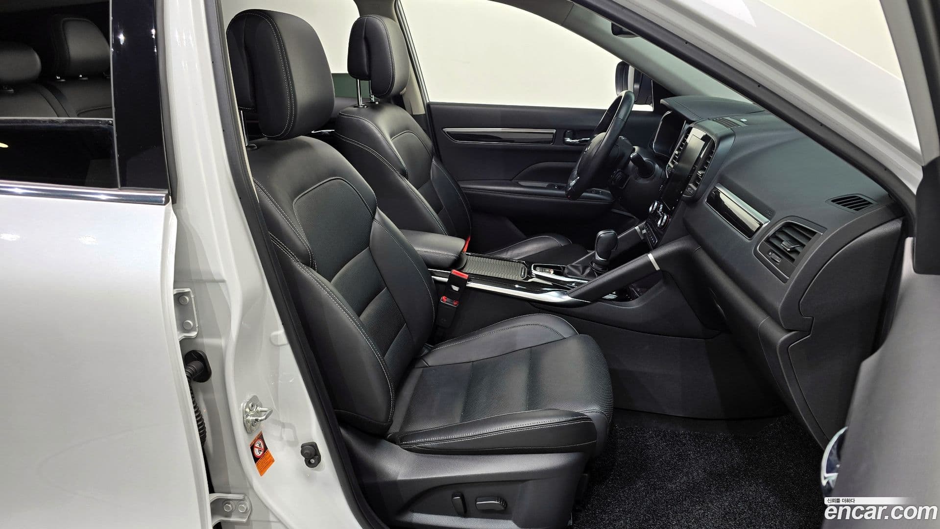 Main__Slider__Photo:QM6 Renault-KoreaSamsung 2019.2-11