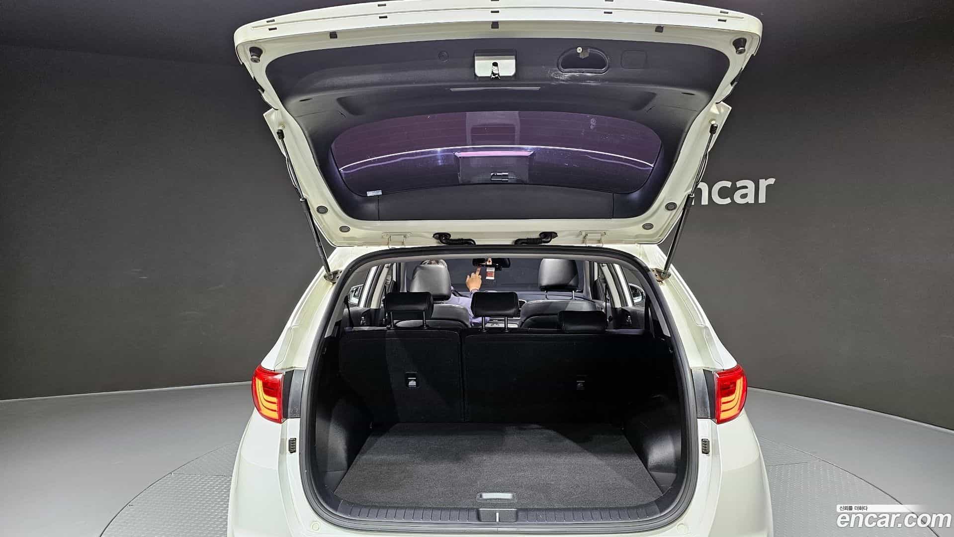 Sportage Kia 2016.2-OPTION-023