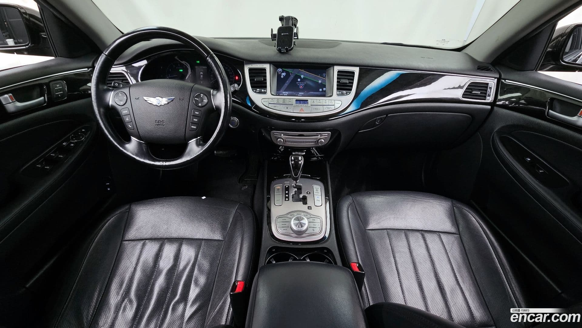 Main__Slider__Photo:Genesis Hyundai 2012.9-6