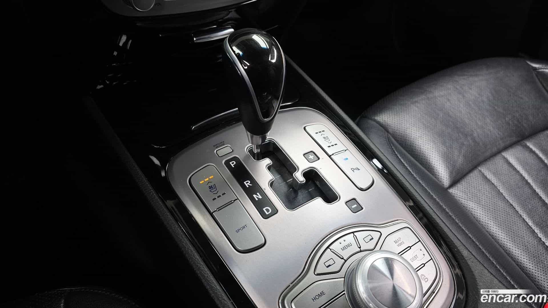 Genesis Hyundai 2012.9-INNER-009