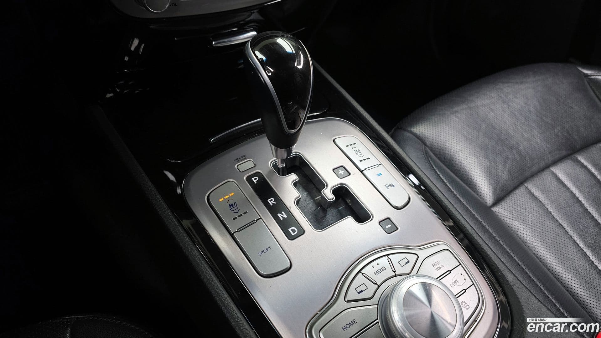 Main__Slider__Photo:Genesis Hyundai 2012.9-8