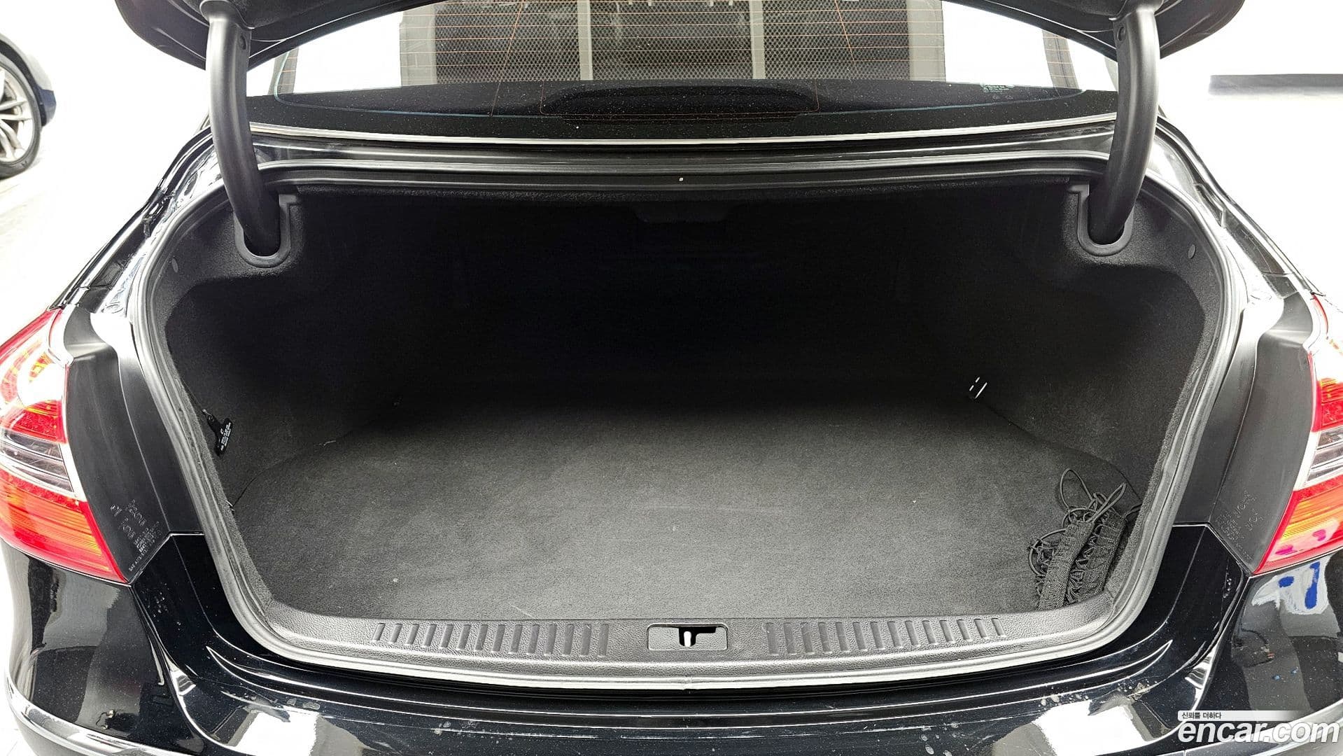 Main__Slider__Photo:Genesis Hyundai 2012.9-19