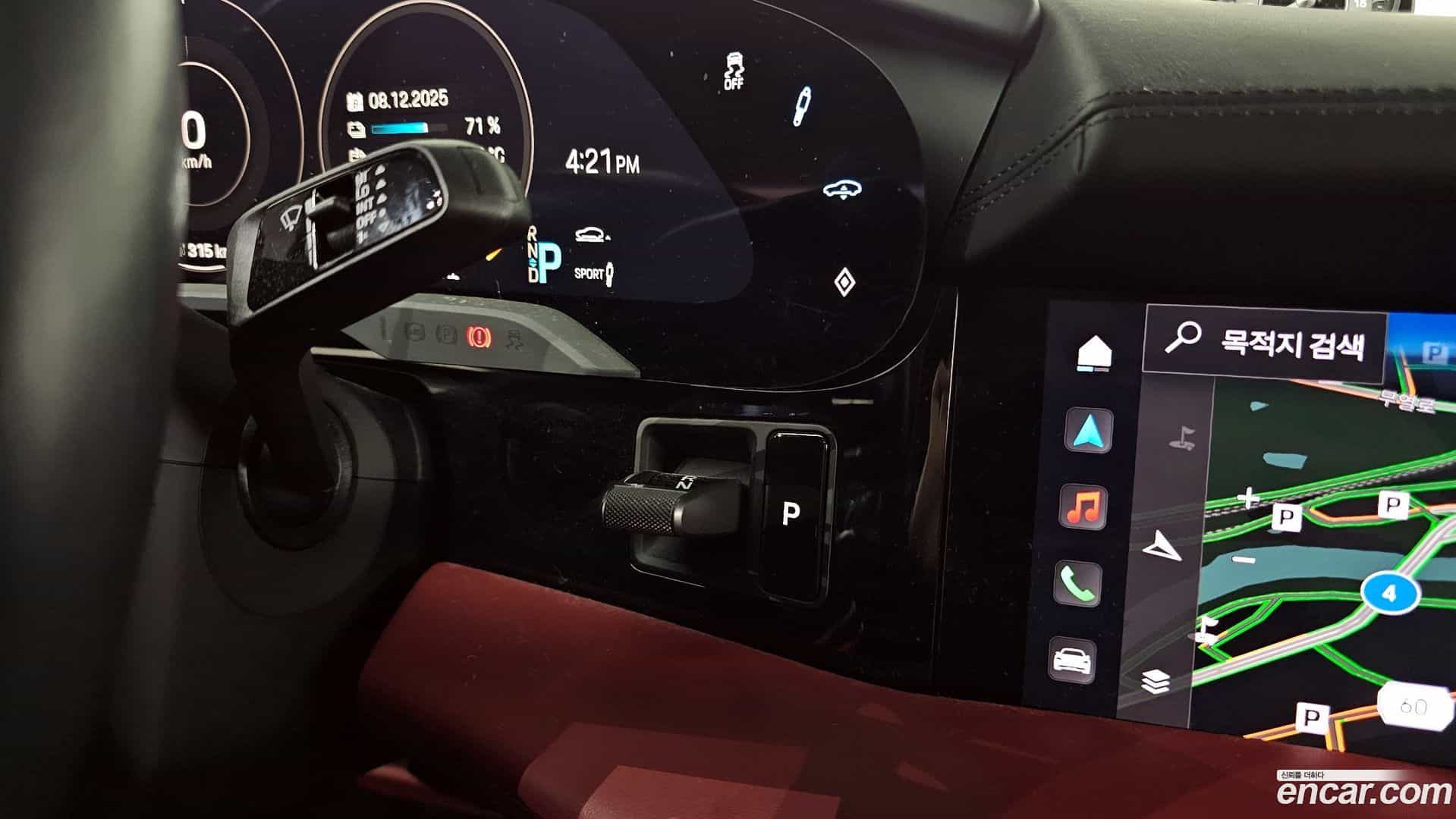 Taycan Porsche 2023.11-INNER-009