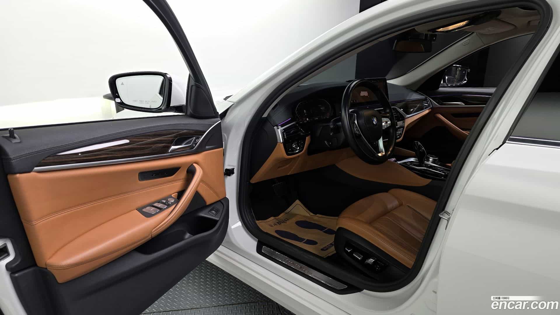 5-Series BMW 2020.10-INNER-010