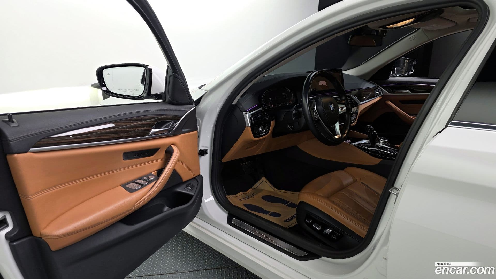 Main__Slider__Photo:5-Series BMW 2020.10-9