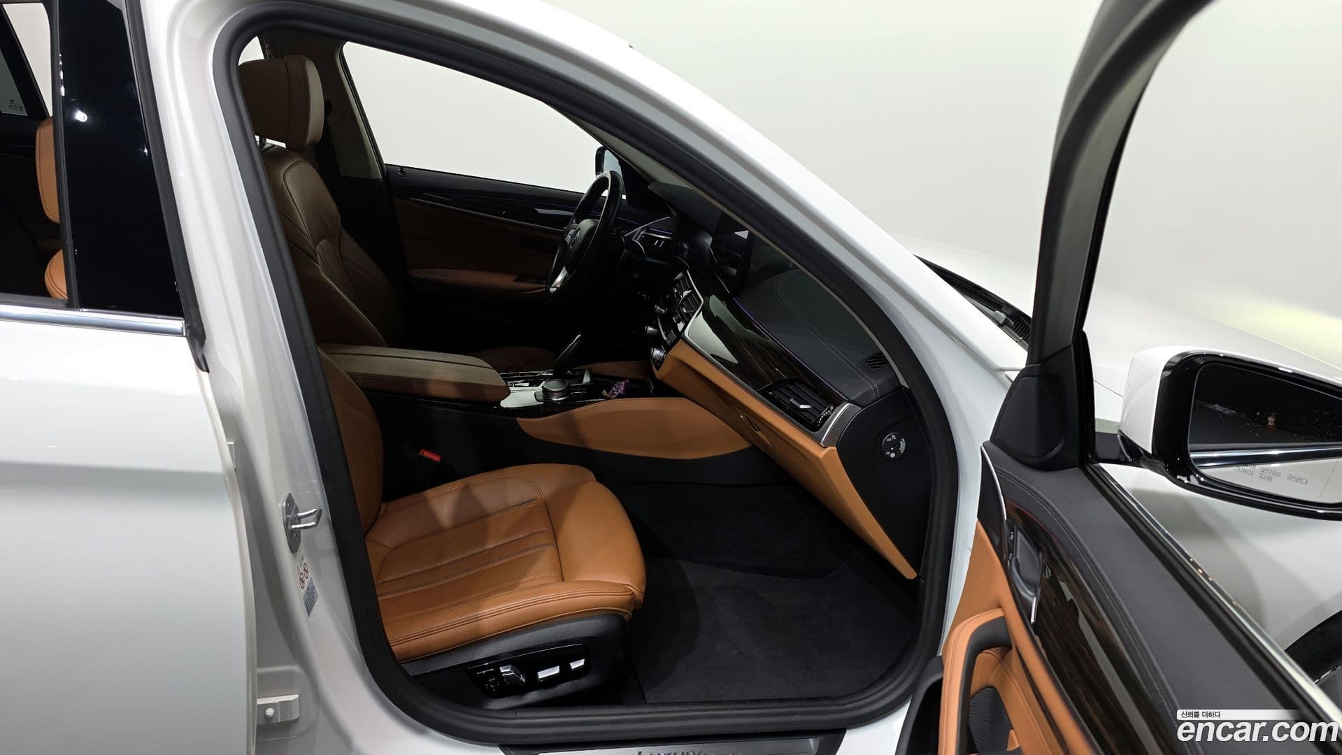 Main__Slider__Photo:5-Series BMW 2020.10-10